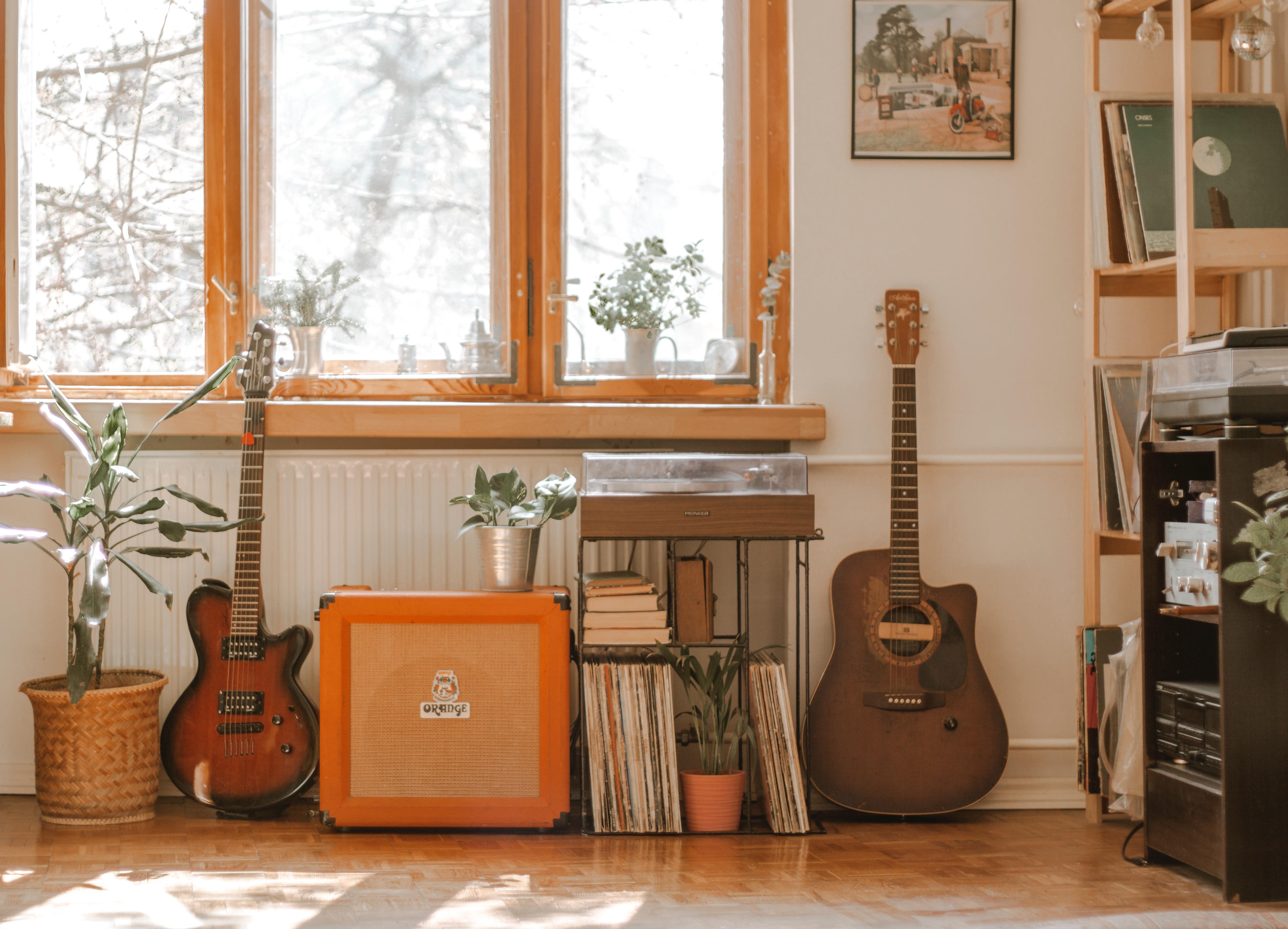 Gitaren in woonkamer