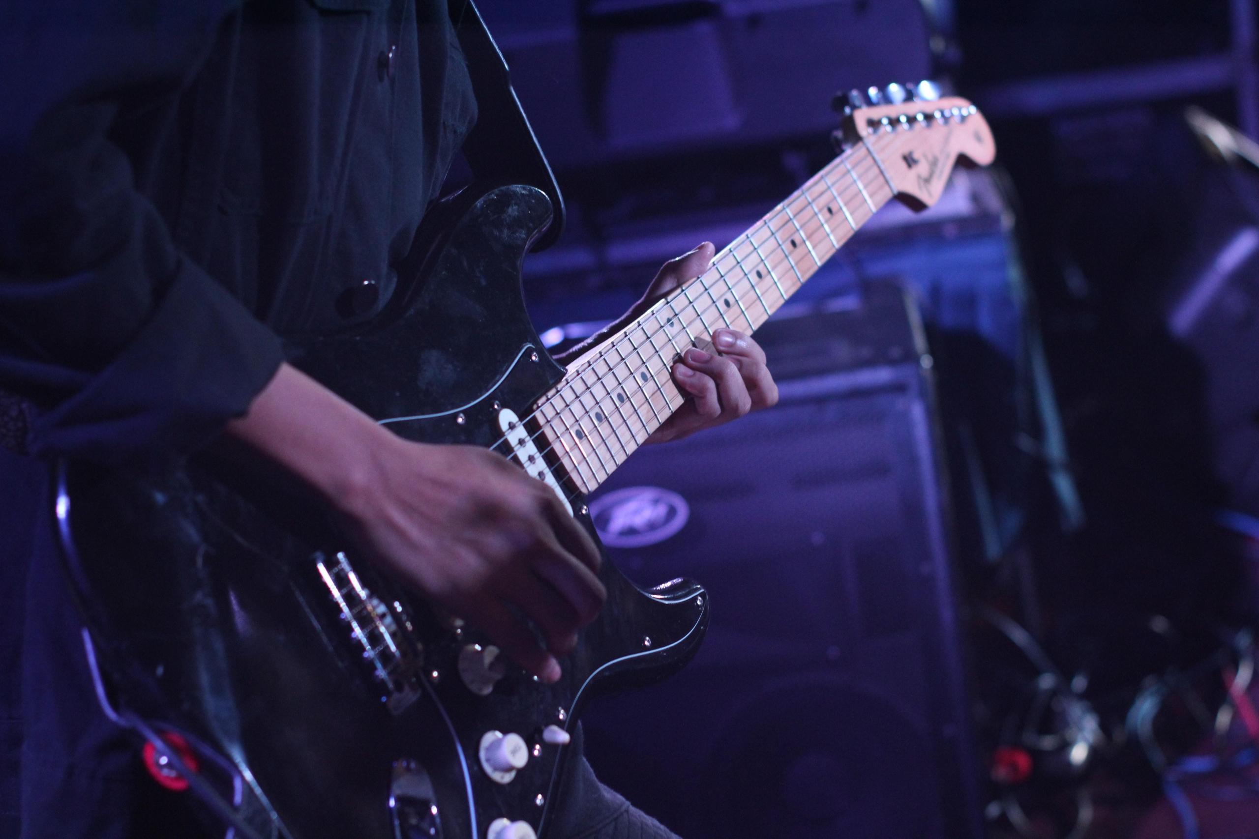 Gitaar in band