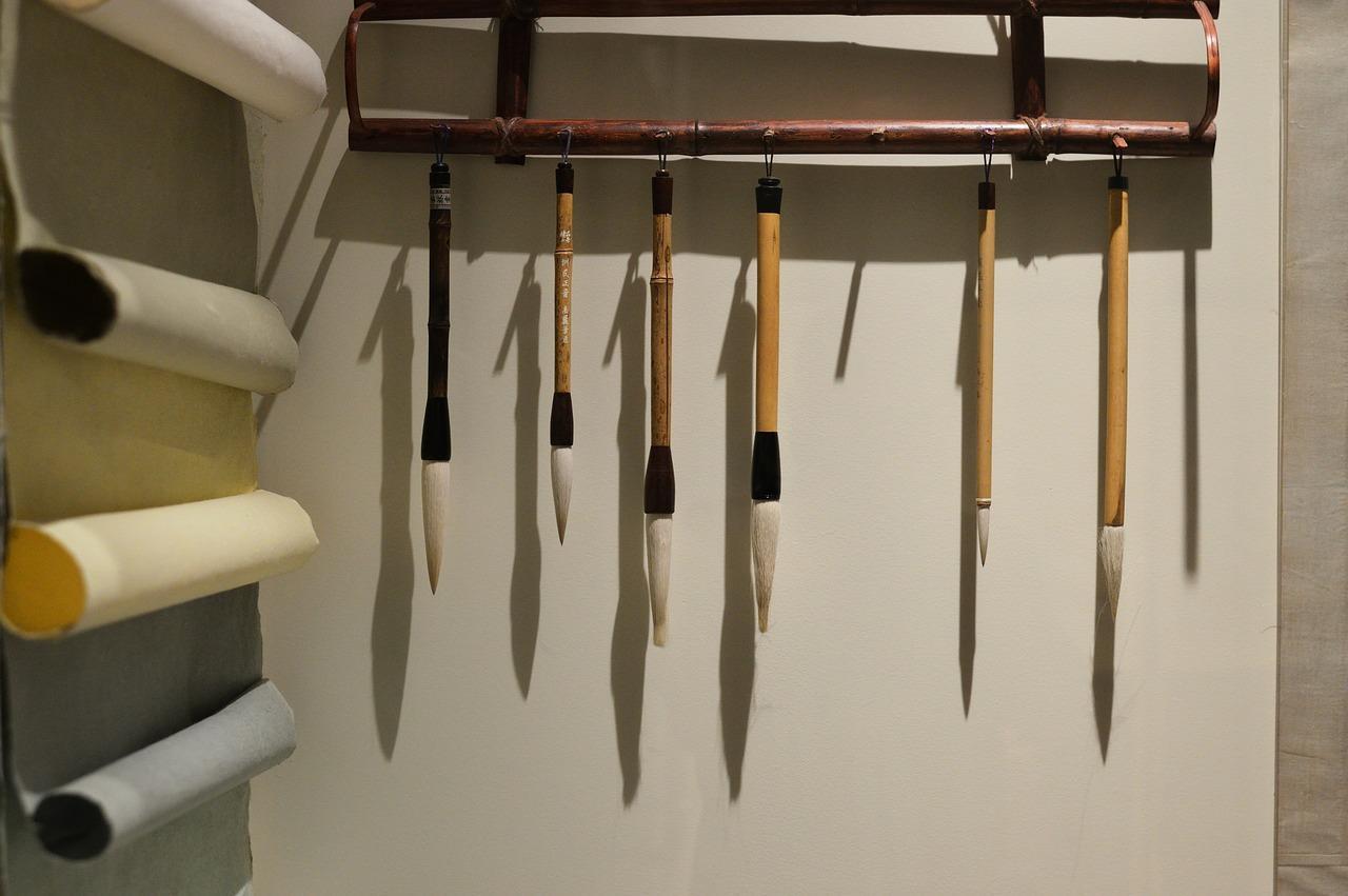 Penselen om mee te kalligraferen