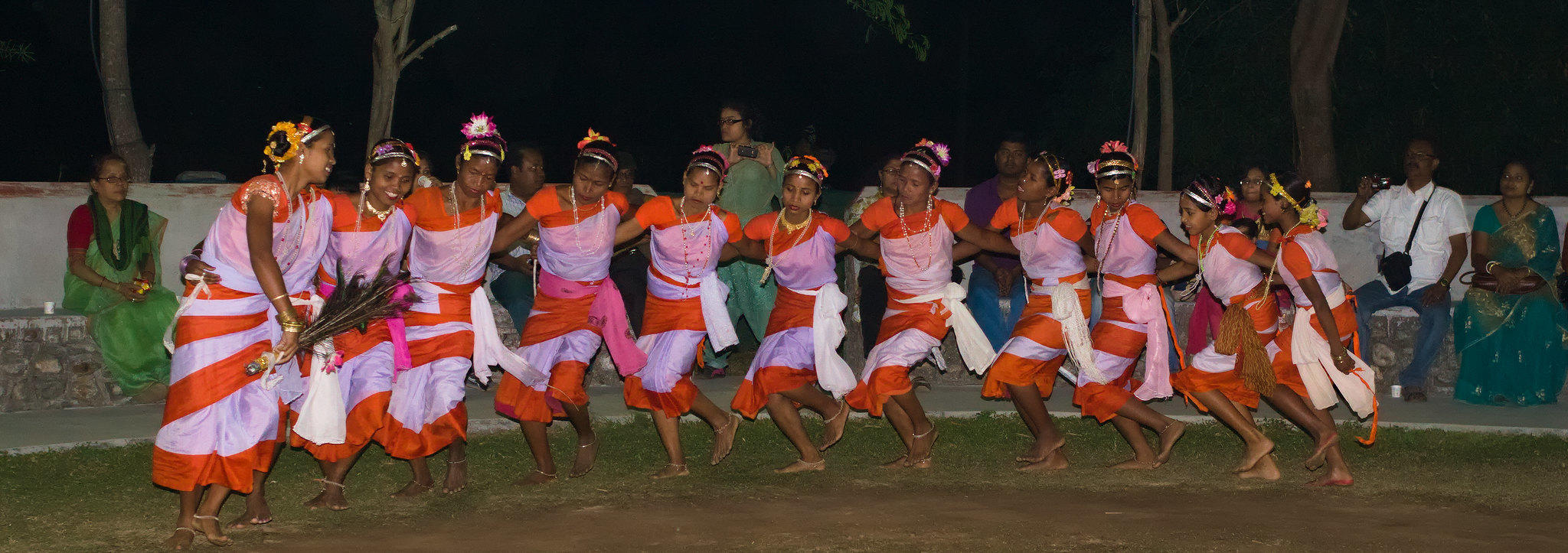 Traditionele dans van de Santals, Bengalen, India