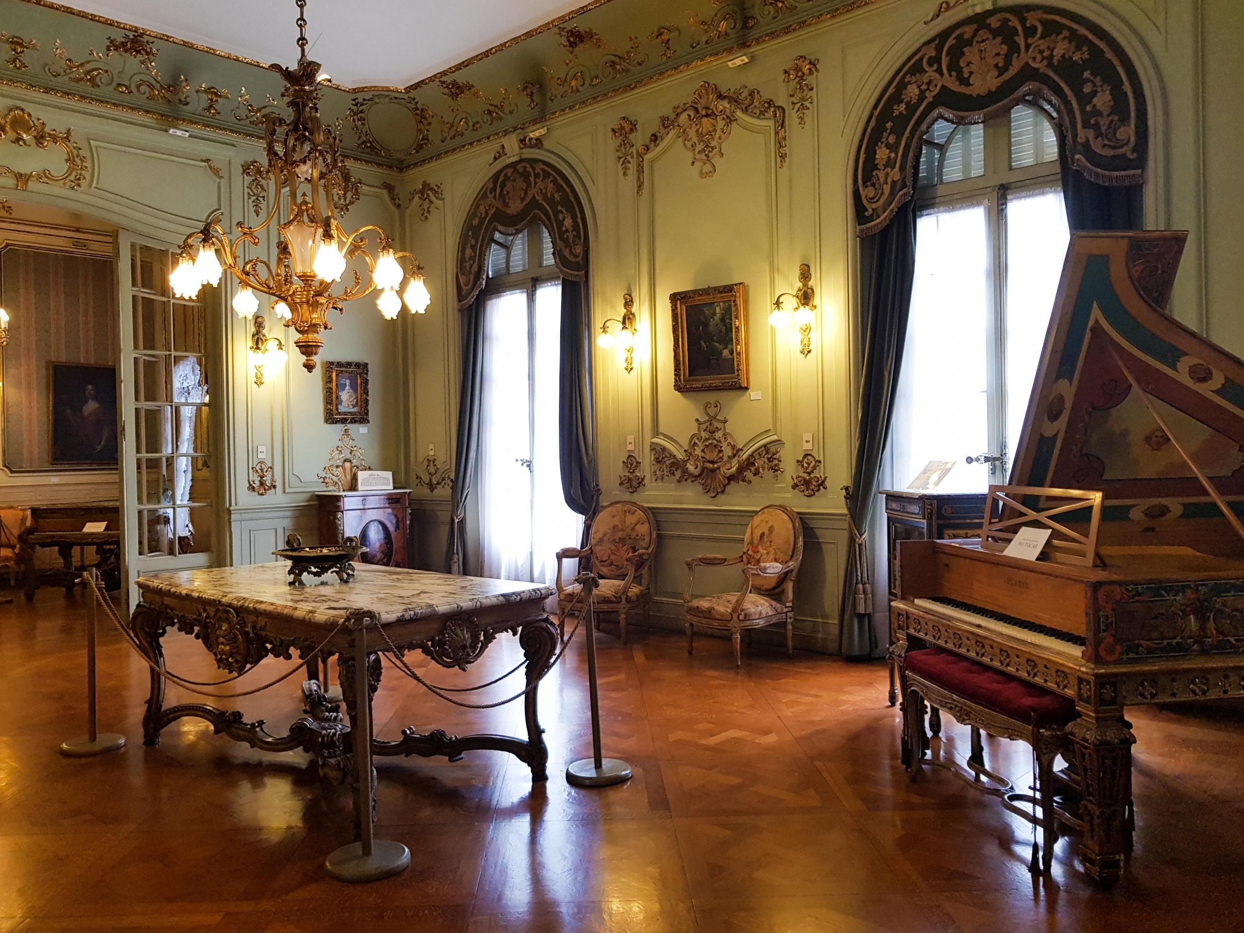 Een klassieke piano
