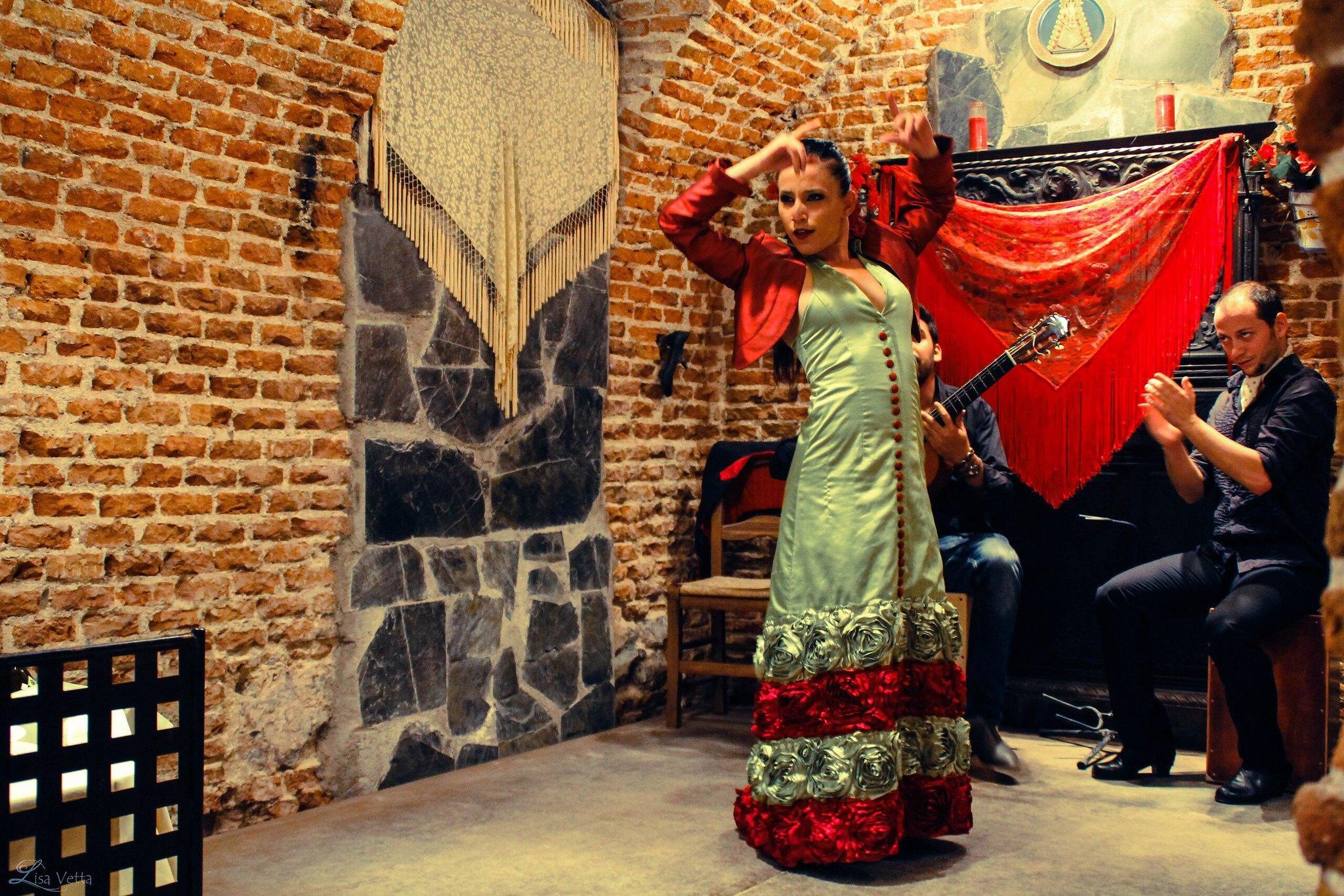 Bij de Flamenco draag je specifieke kleding