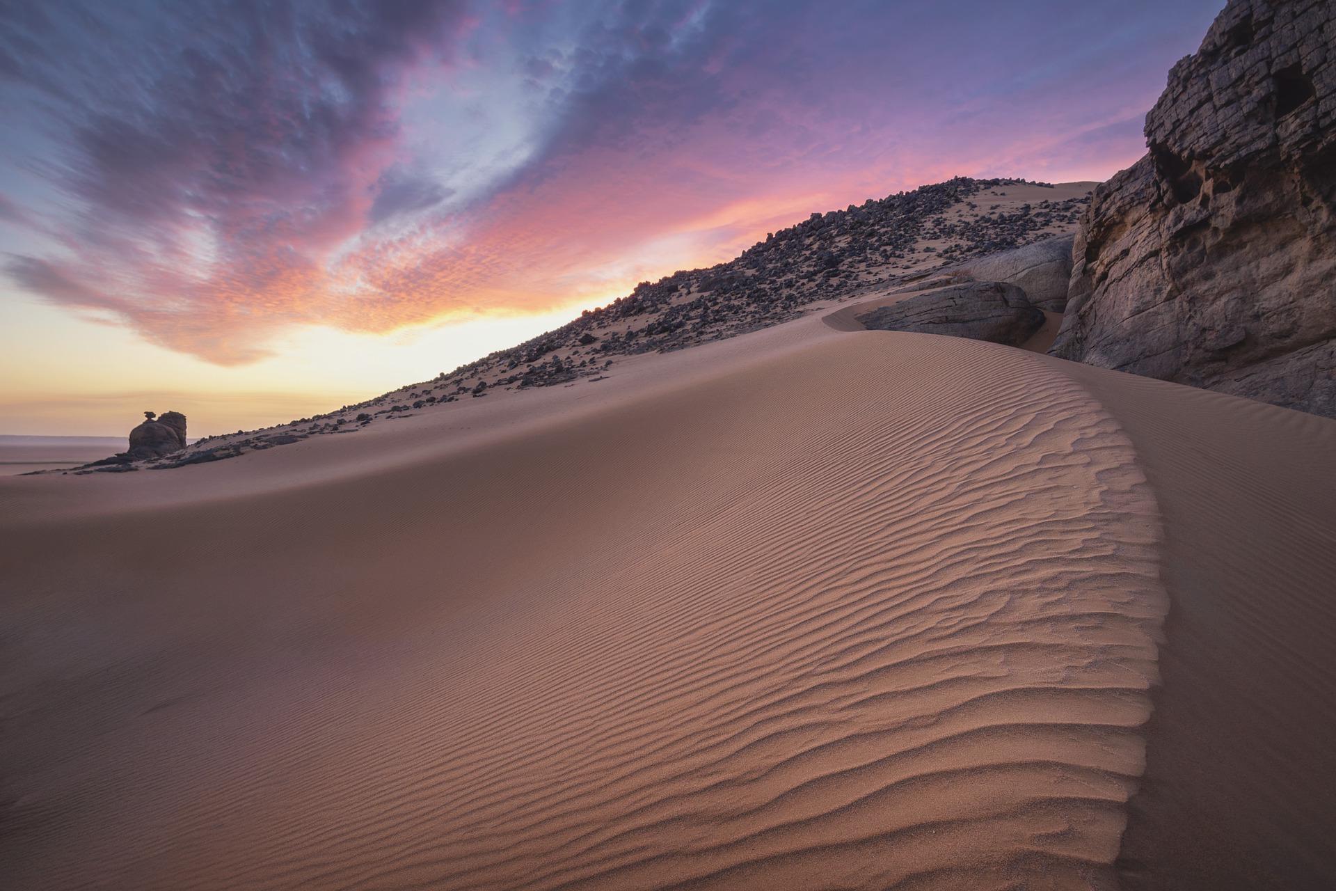 De Sahara is uitgestrekte woestijn in het noorden van Afrika