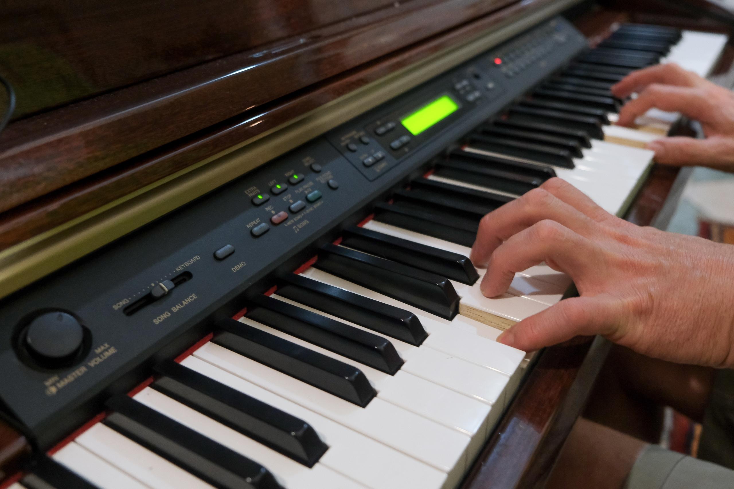 piano spelen zingen zang