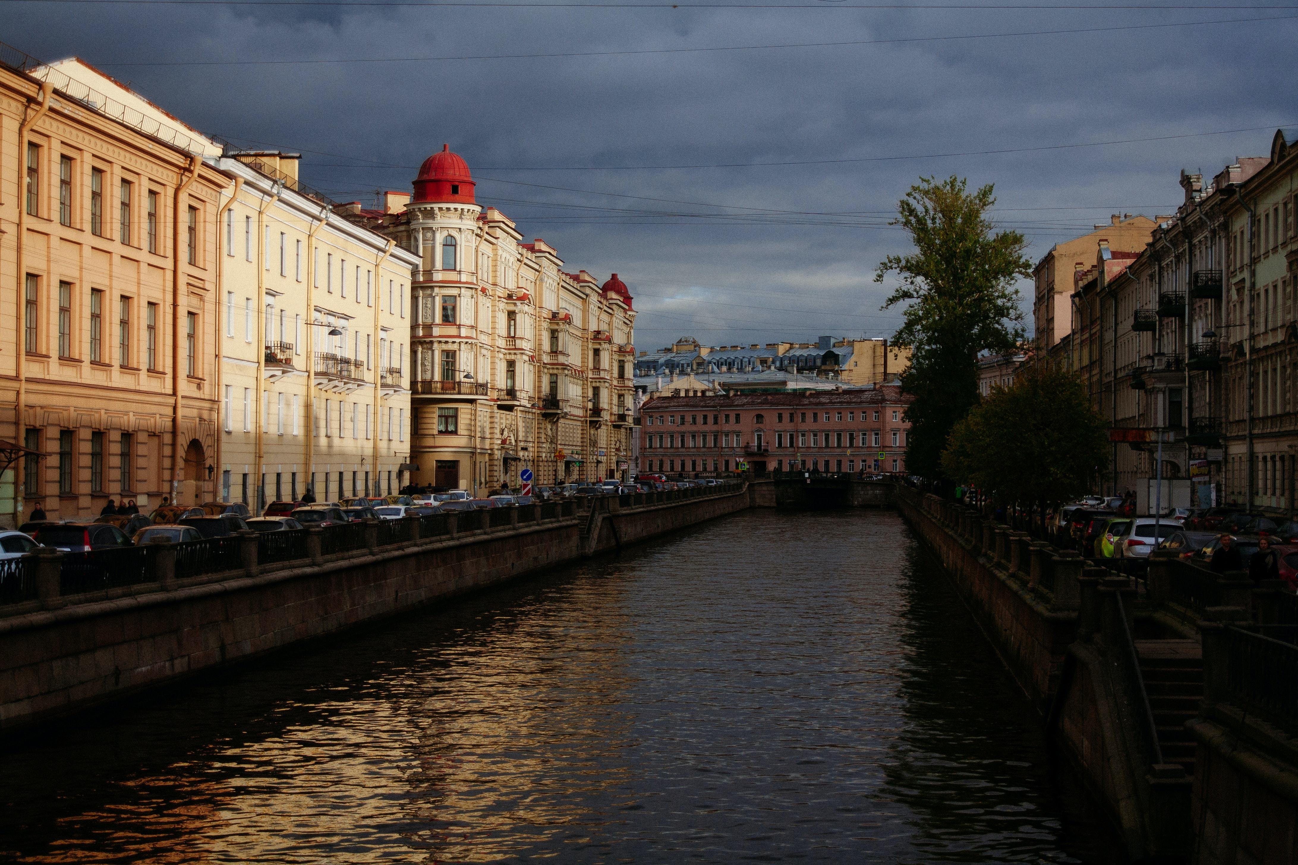 muziek rusland rivier langs gebouwen