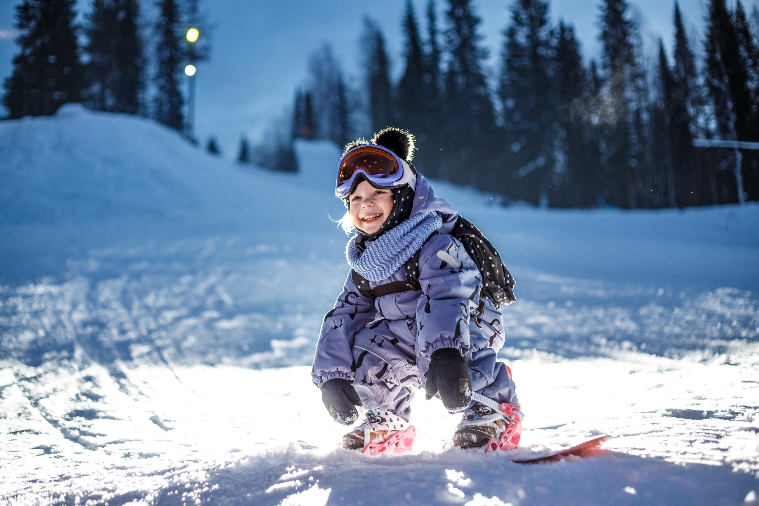 muziek rusland kind skiën 