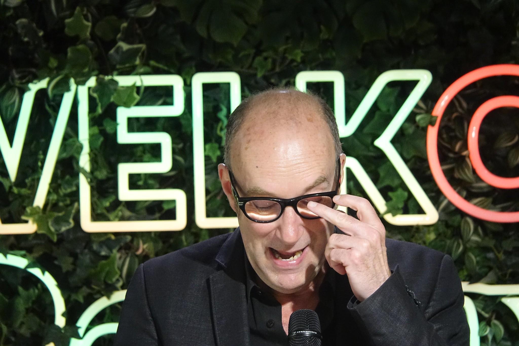 Bart Chabot tijdens het signeren van zijn boek 'Hartritme'