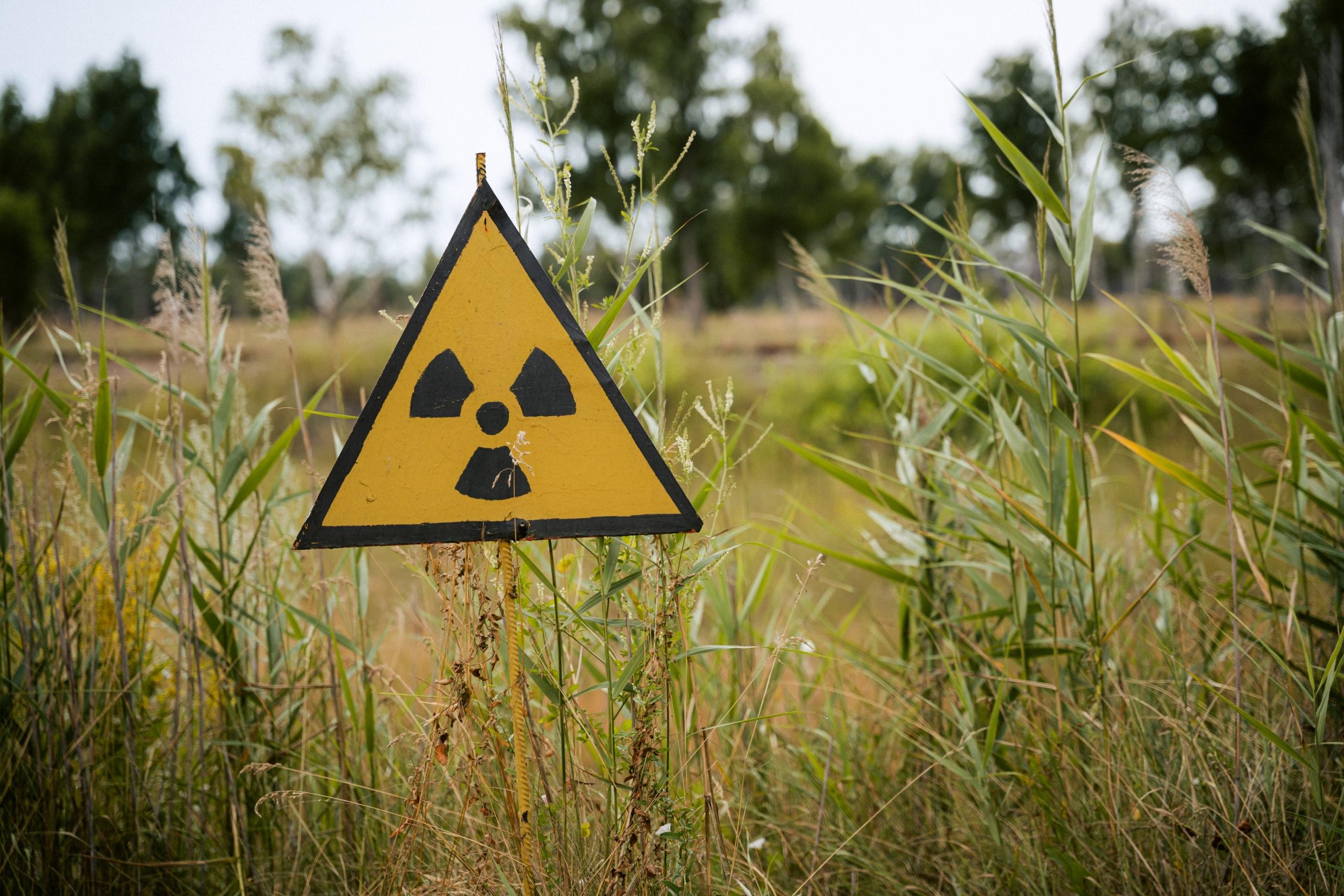 Een bordje waarschuwt voor radioactiviteit