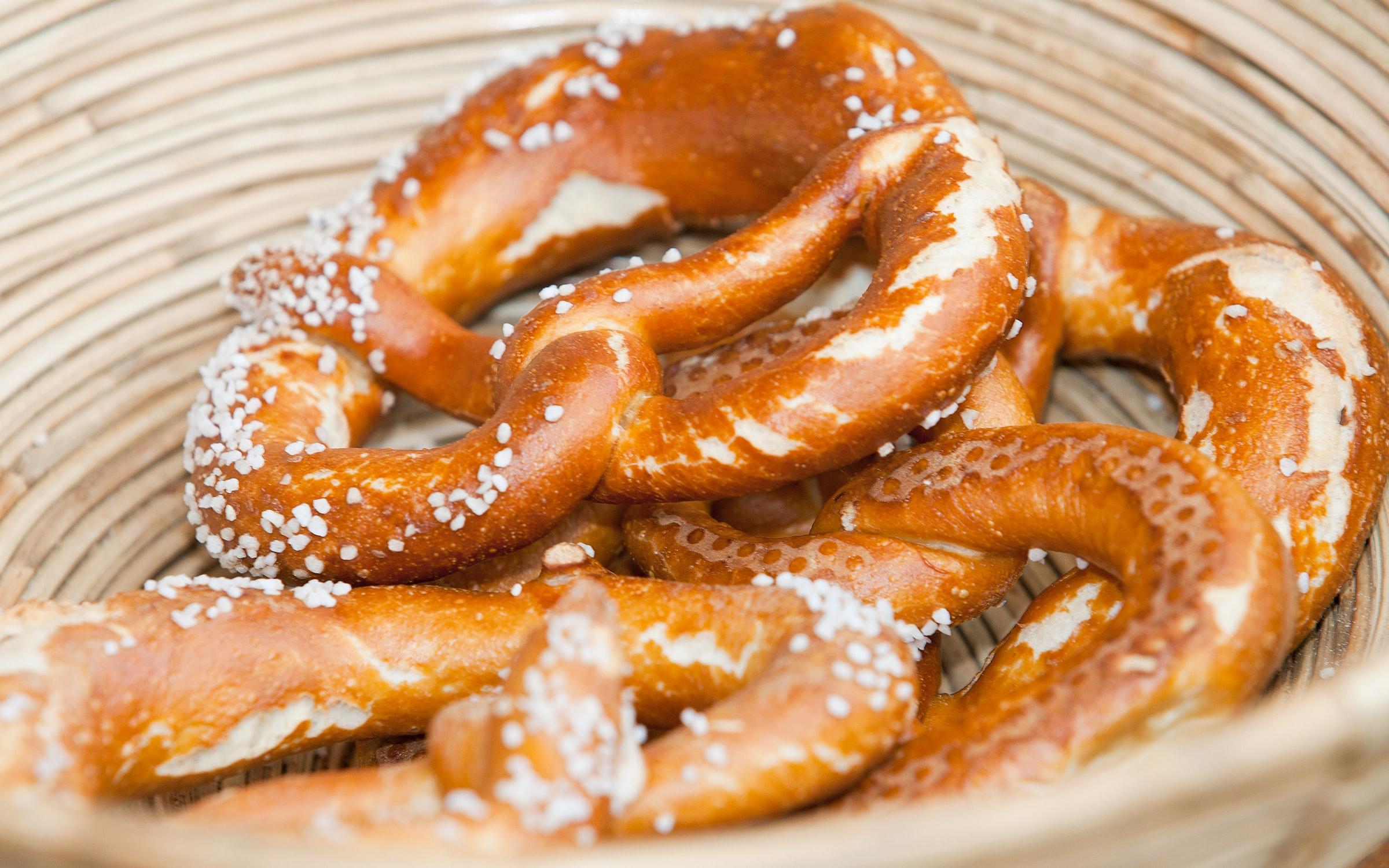 Bretzel, Brezel of Pretzel