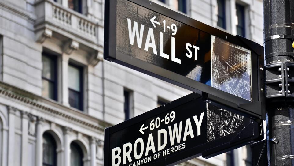 Waar Broadway kruist met Wall Street.