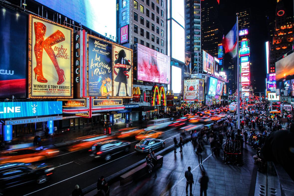 Lichtreclames op Broadway