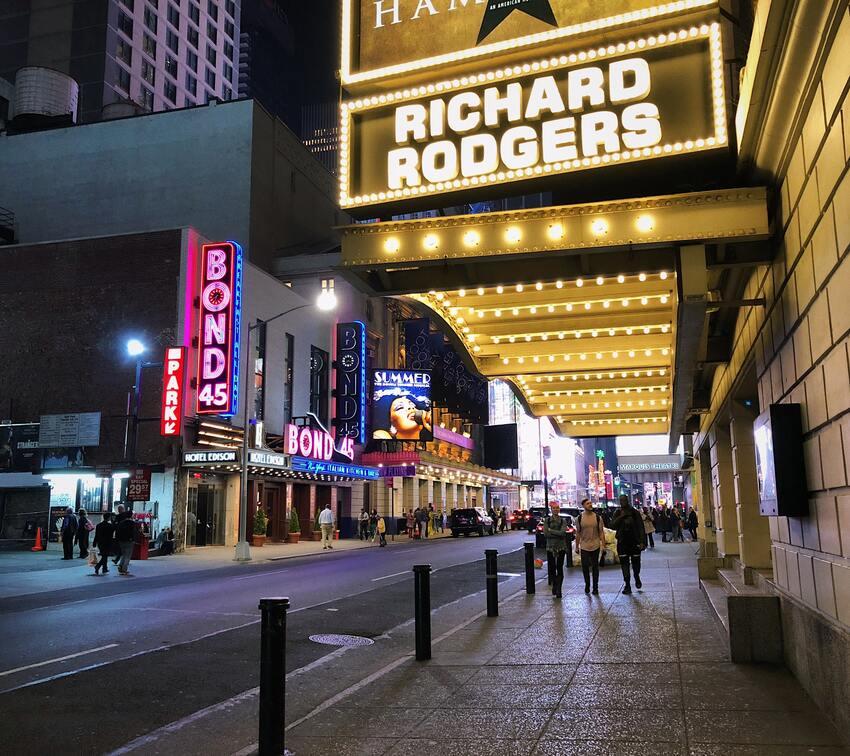 Lichtreclames op Broadway