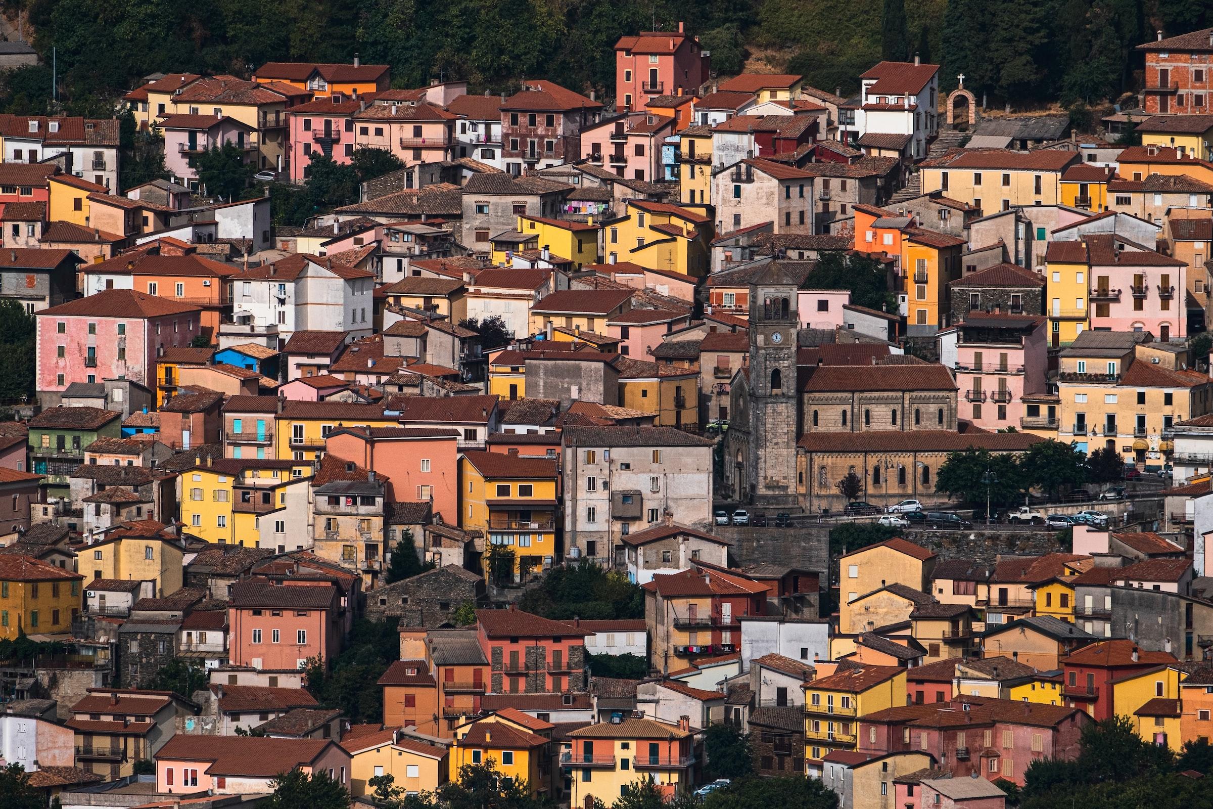 Het stadje Nuoro op Sardinië