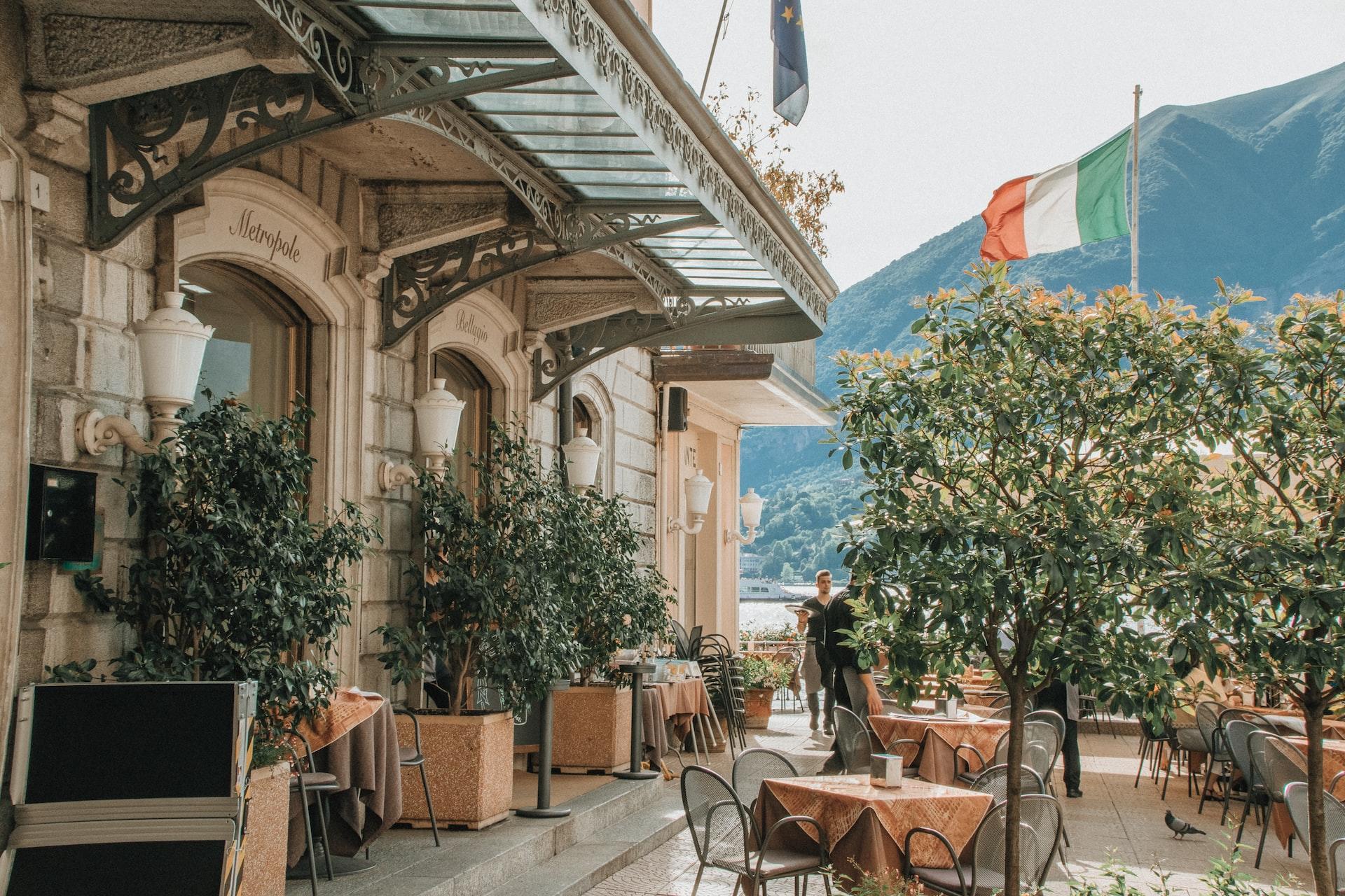 het terras van een restaurant in Italië