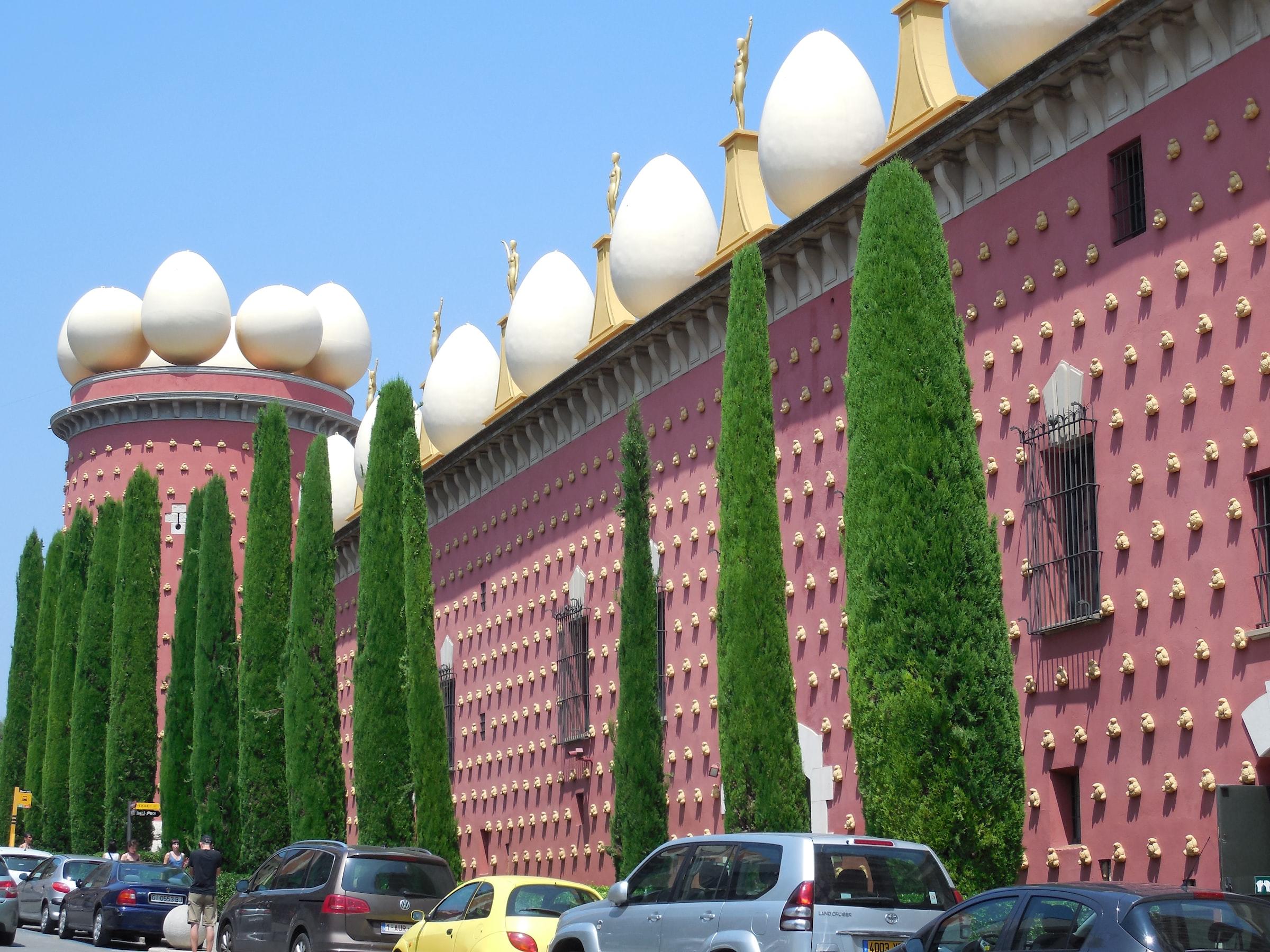 Buitenkant Dali Museum In Figueres, Catalonië, Spanje