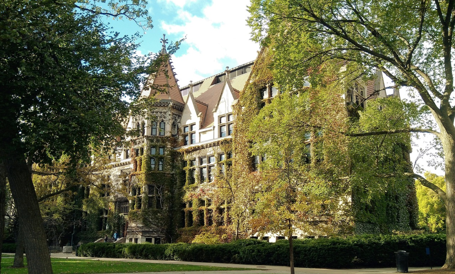 Voorgevel van de Universiteit van Chicago