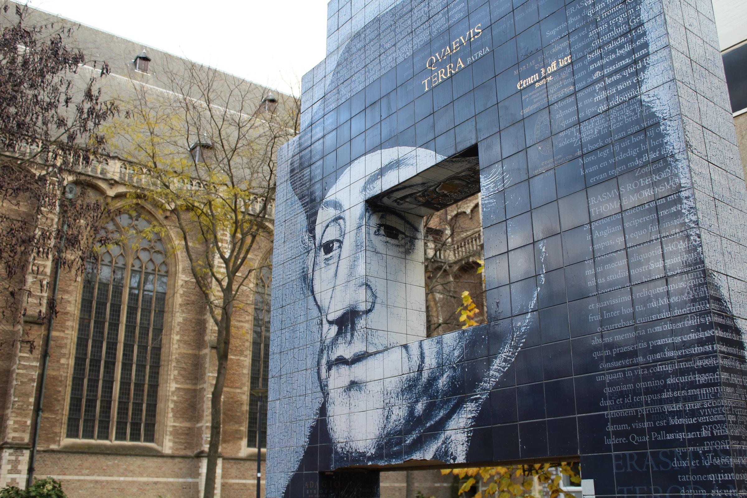 Erasmusmonument in Rotterdam