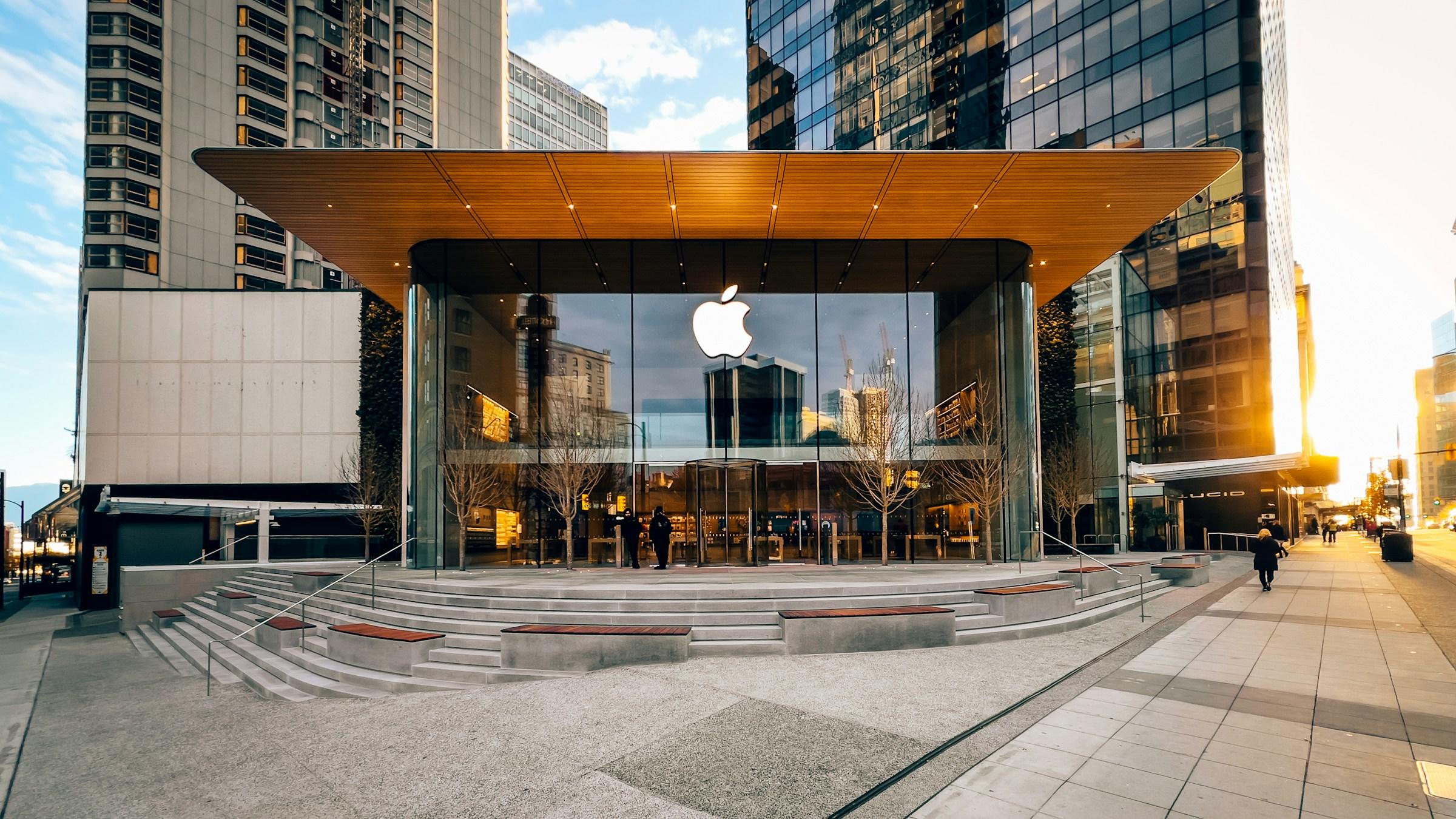 Apple winkel op hoek in stedelijk gebied