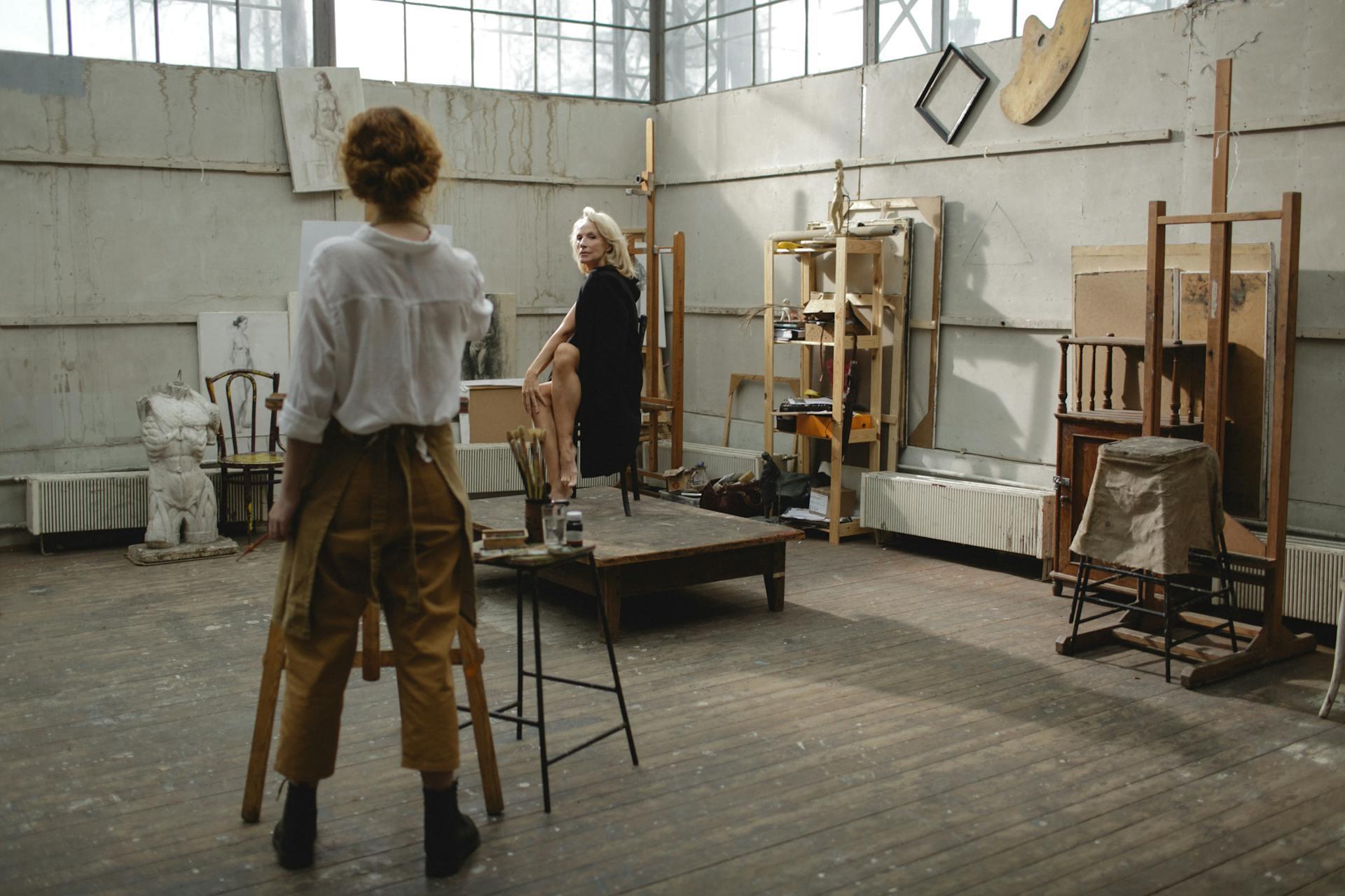 Model tekenen in atelier