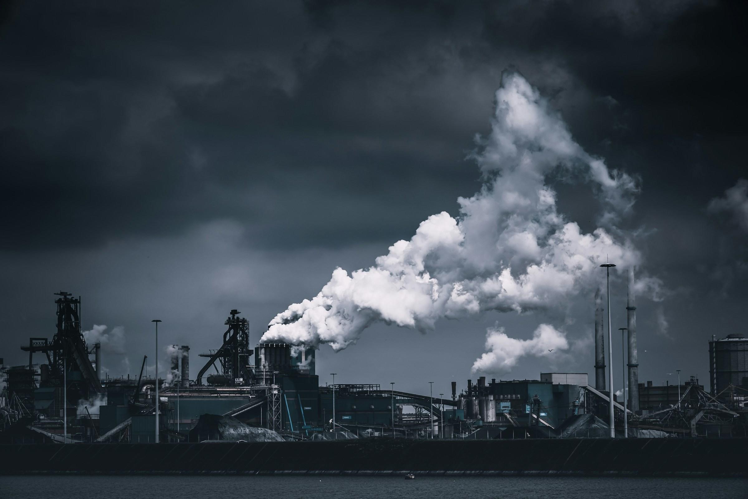 De fabriek van Tata Steel in IJmuiden (Nederland)