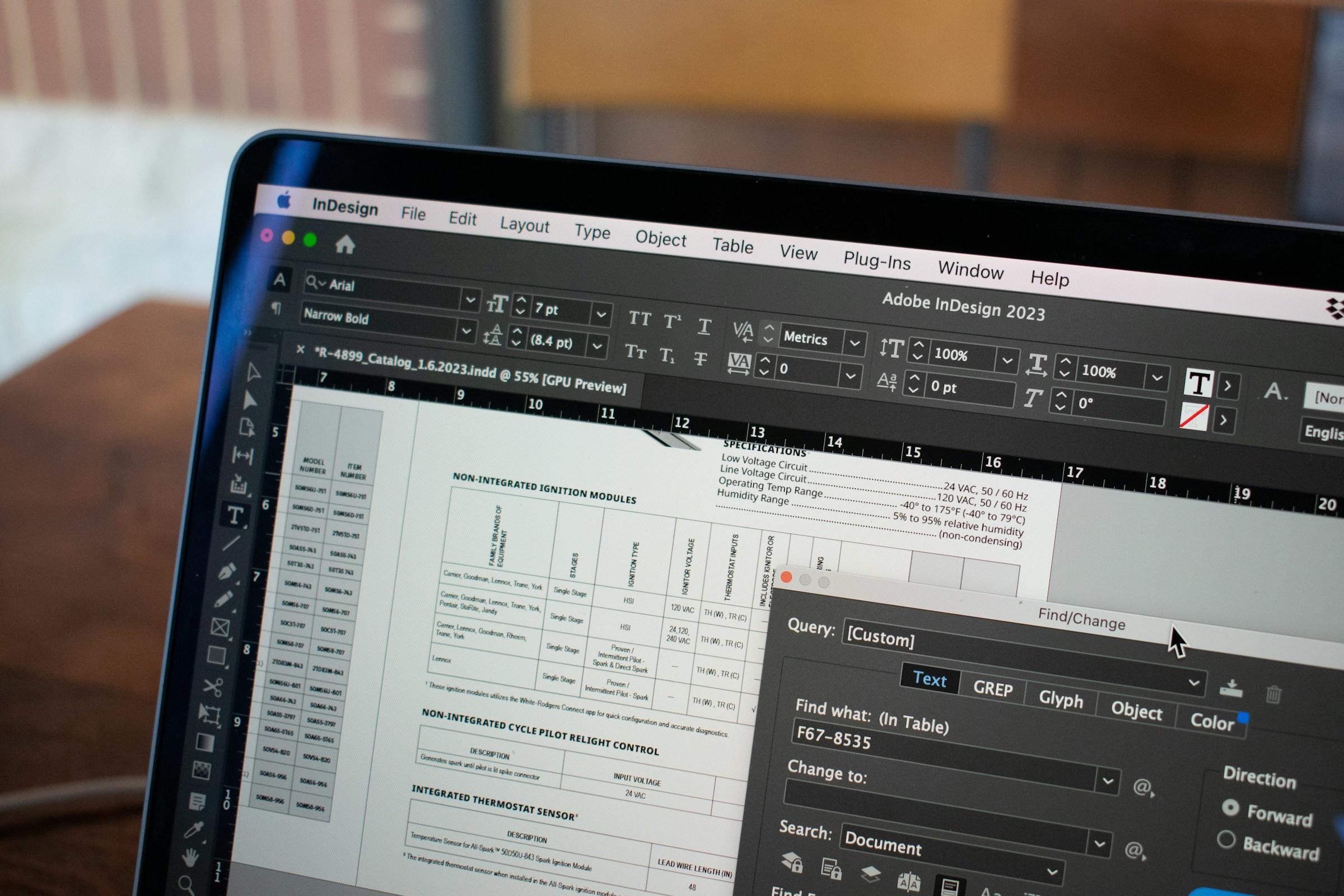 Geopende ontwerp software op computer