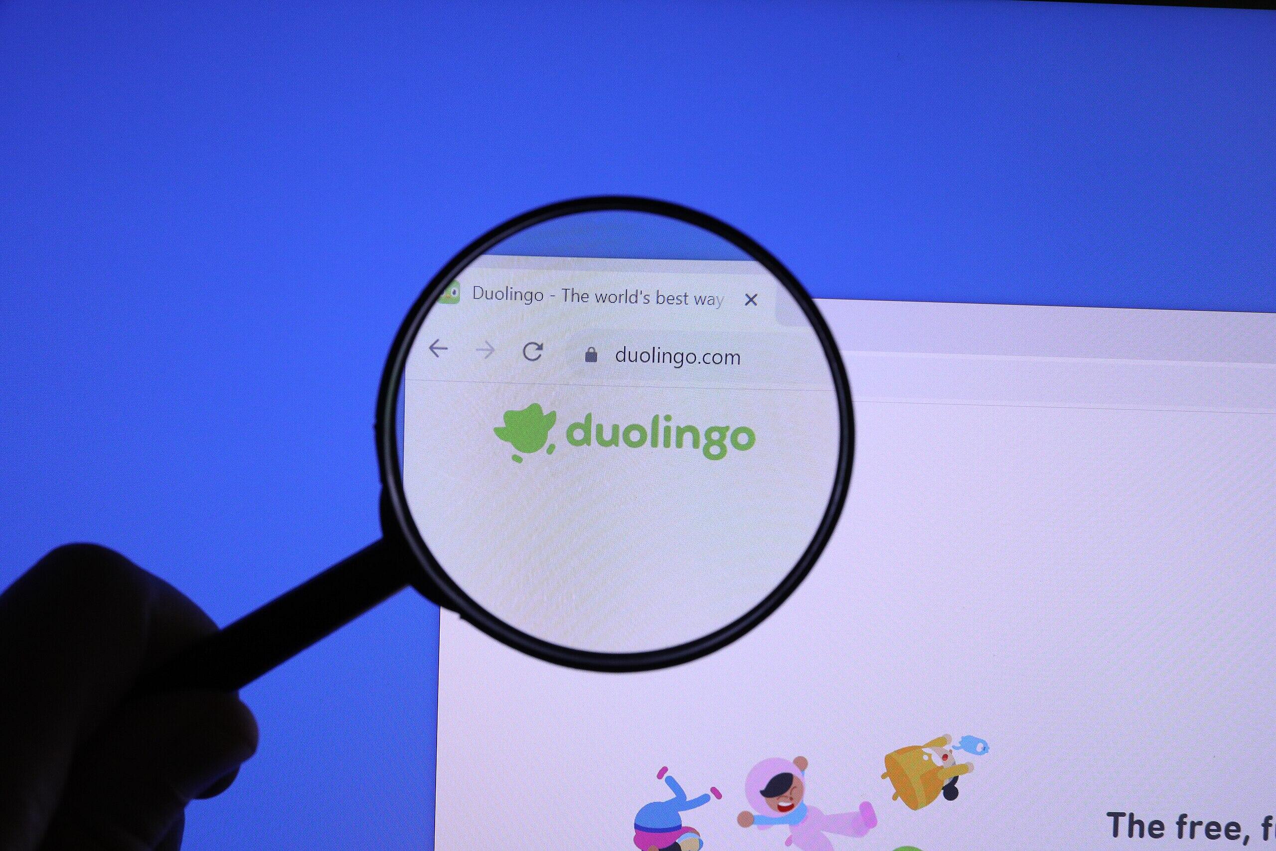Vergrootglas op het woord 'duolingo'