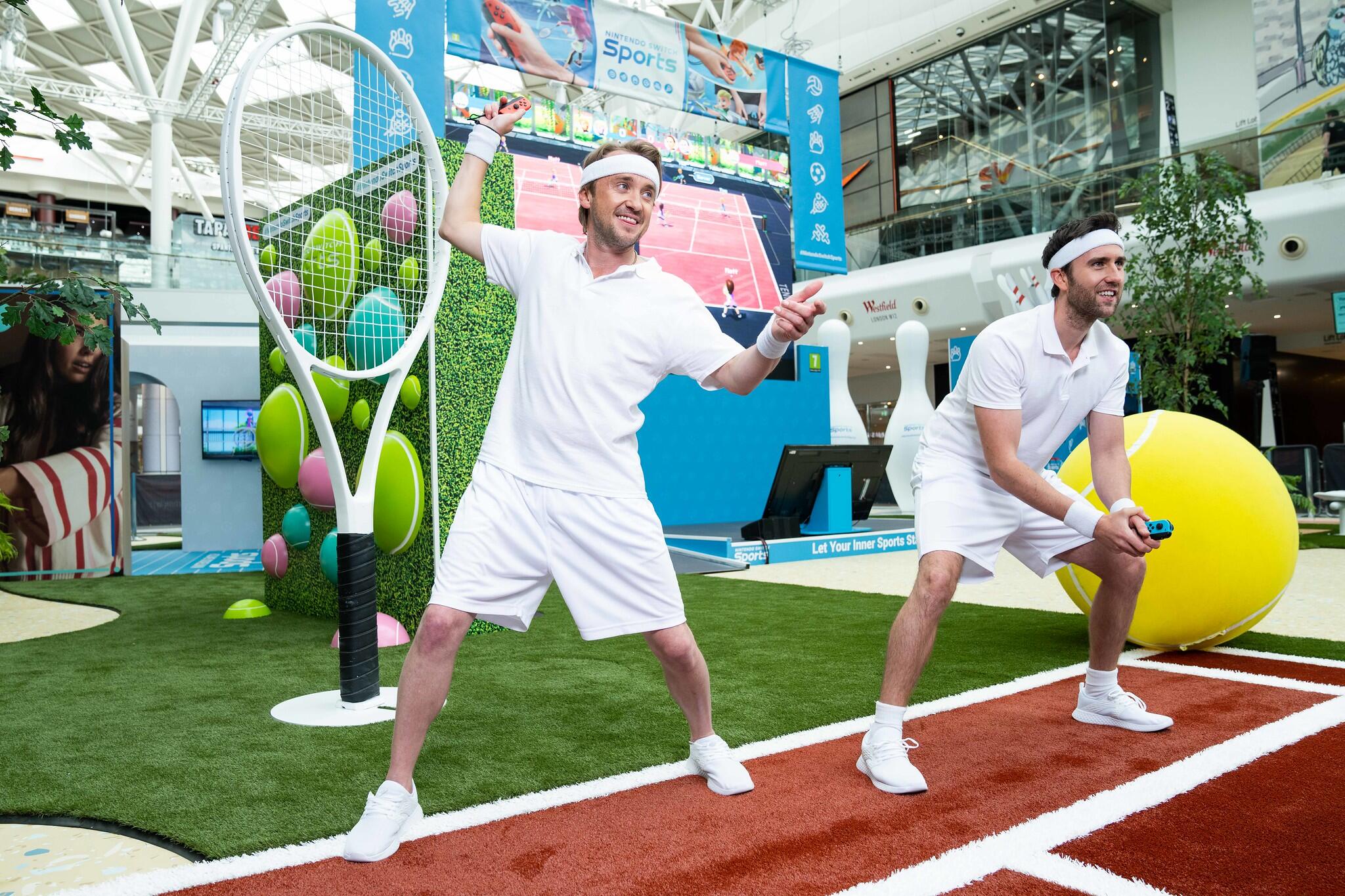 Tennissen met het spelletje Nintendo Schwitch Sports