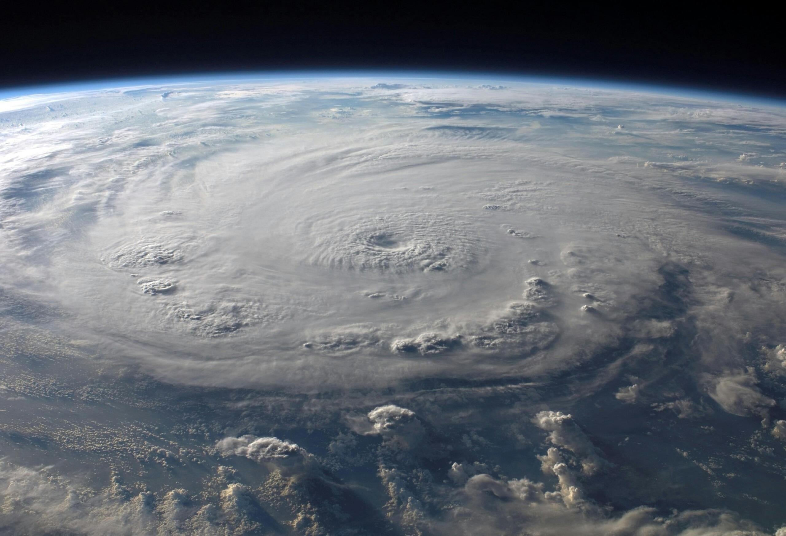Satellietbeeld van een orkaan op aarde.