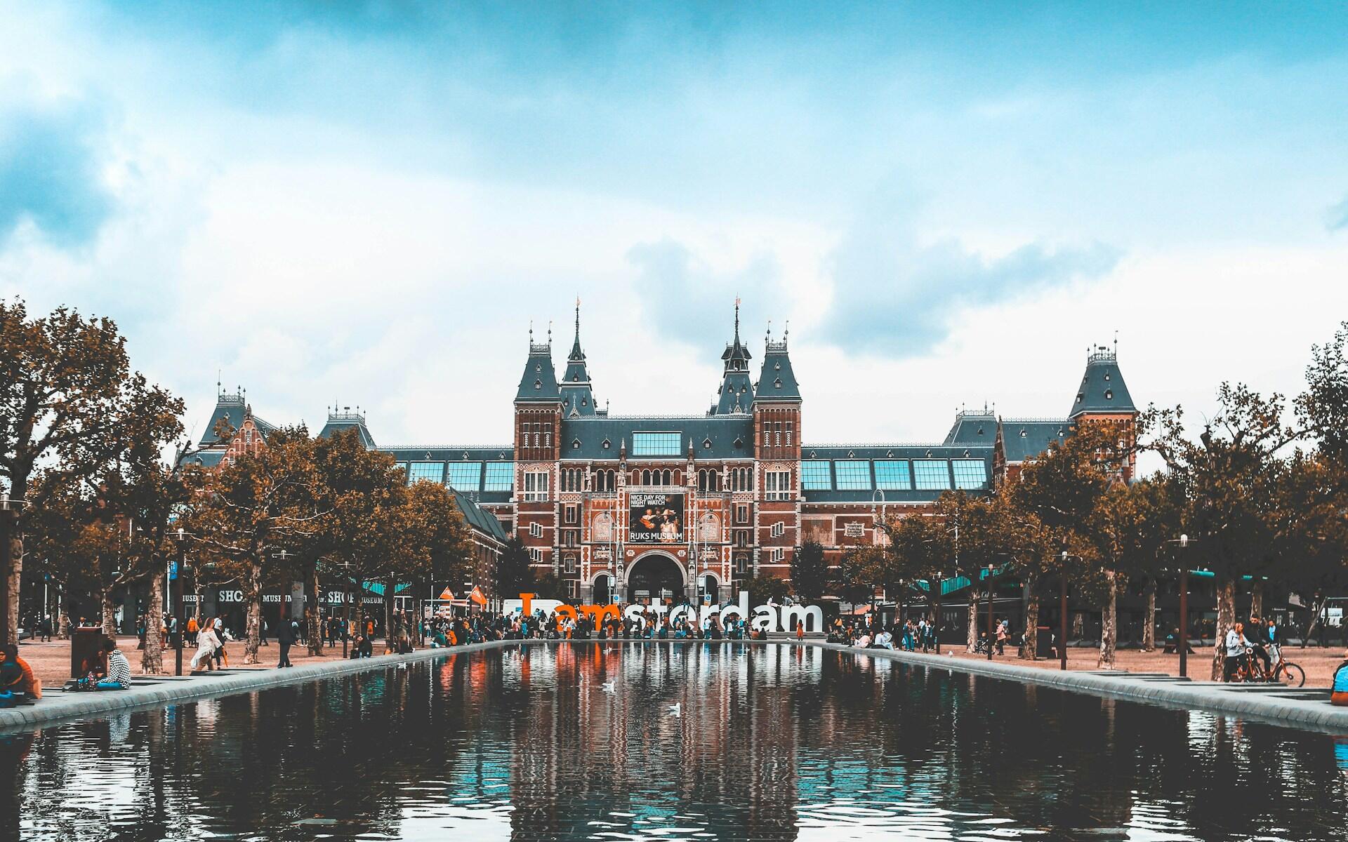 Zicht op Rijksmuseum Amsterdam