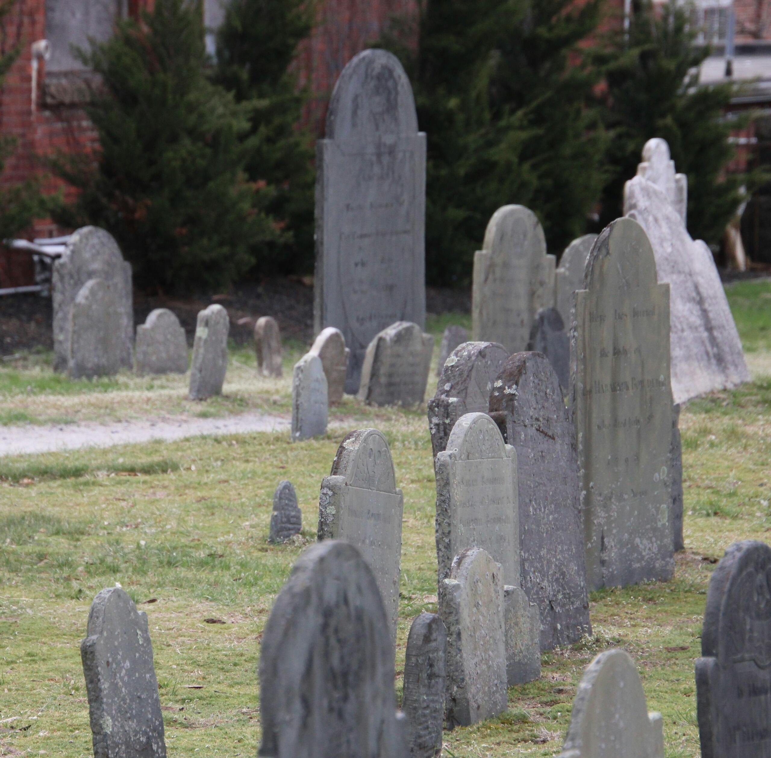 Oude grafstenen op Old Burying Point Cemetery in Salem