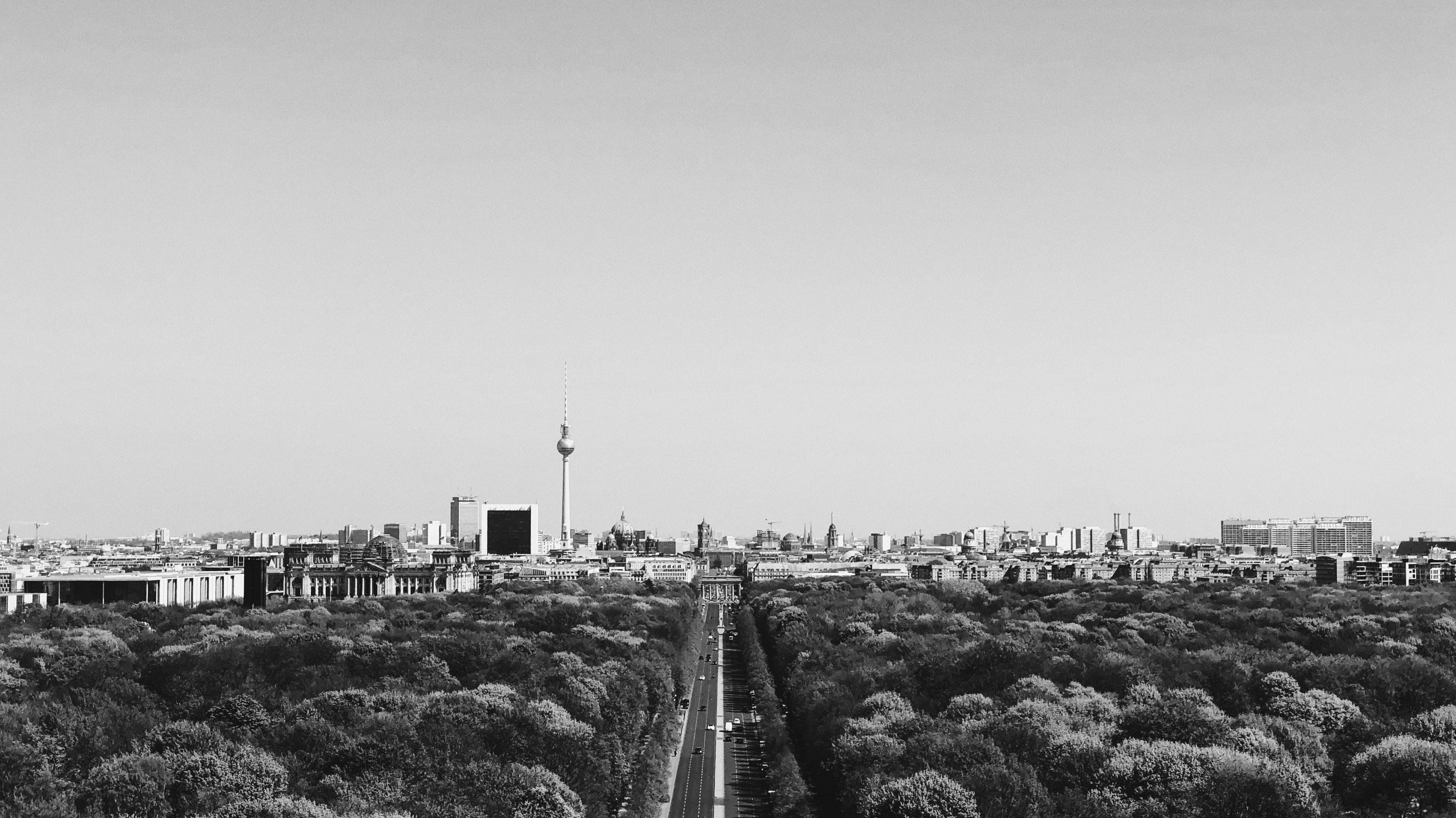 Panorama av Berlin i svart-hvitt