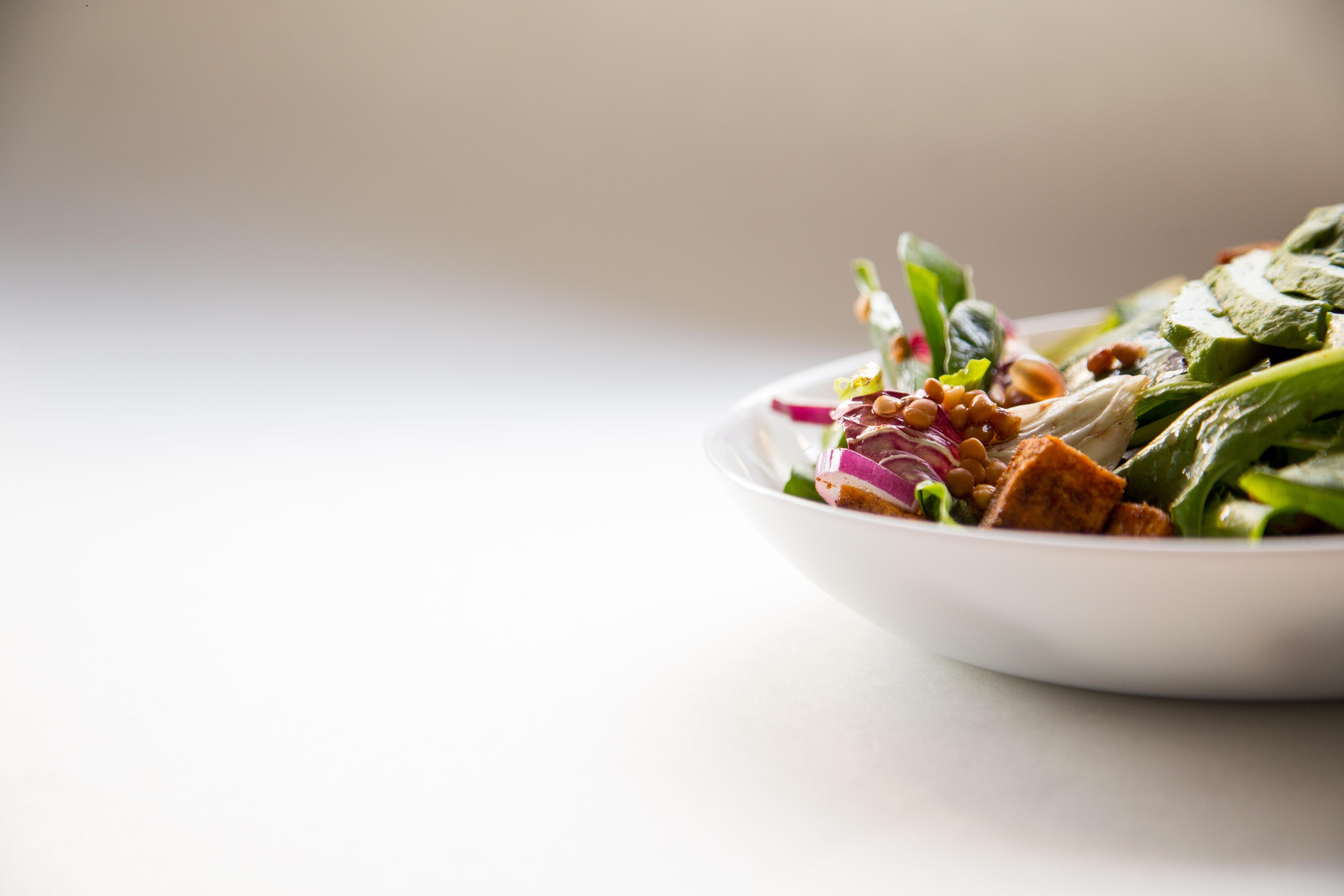 Skål med vegansk mat