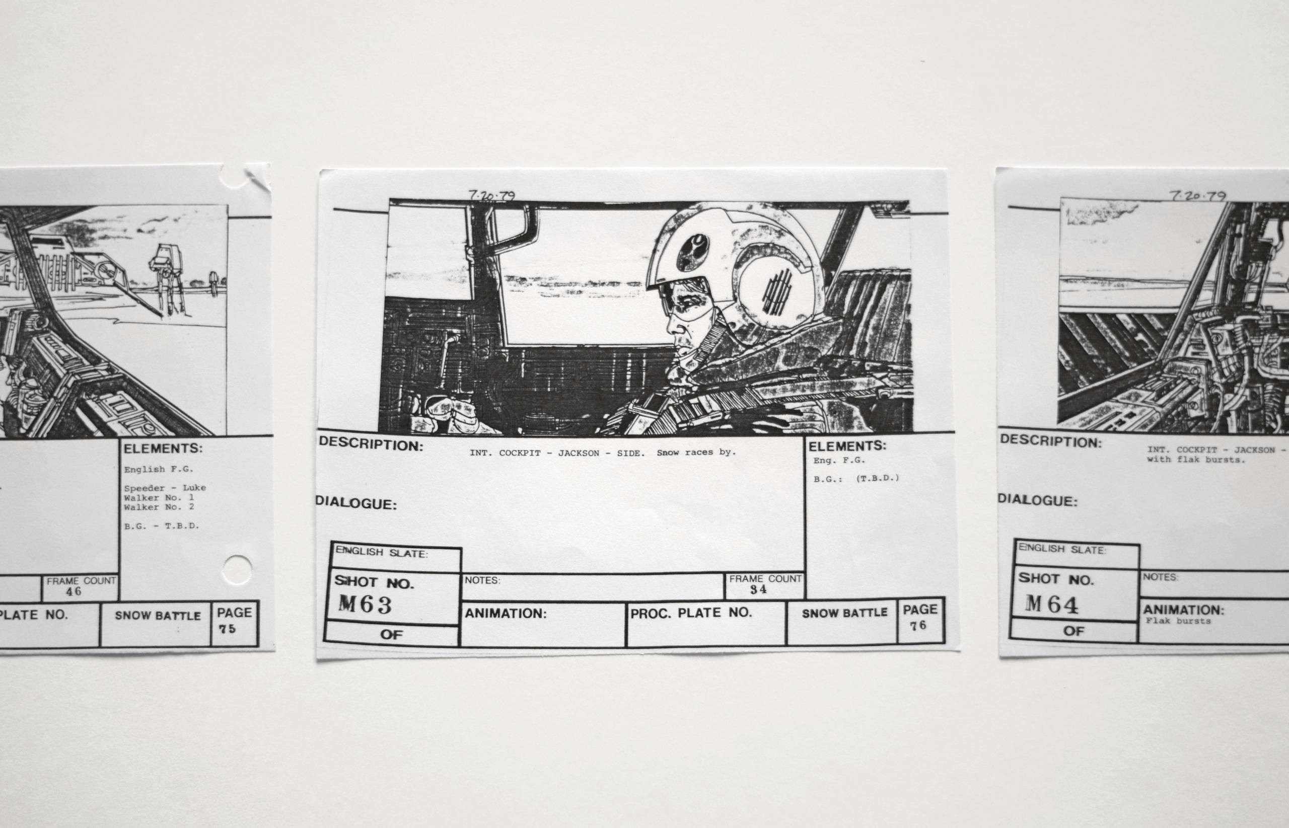 storyboard ligger på et hvitt bord