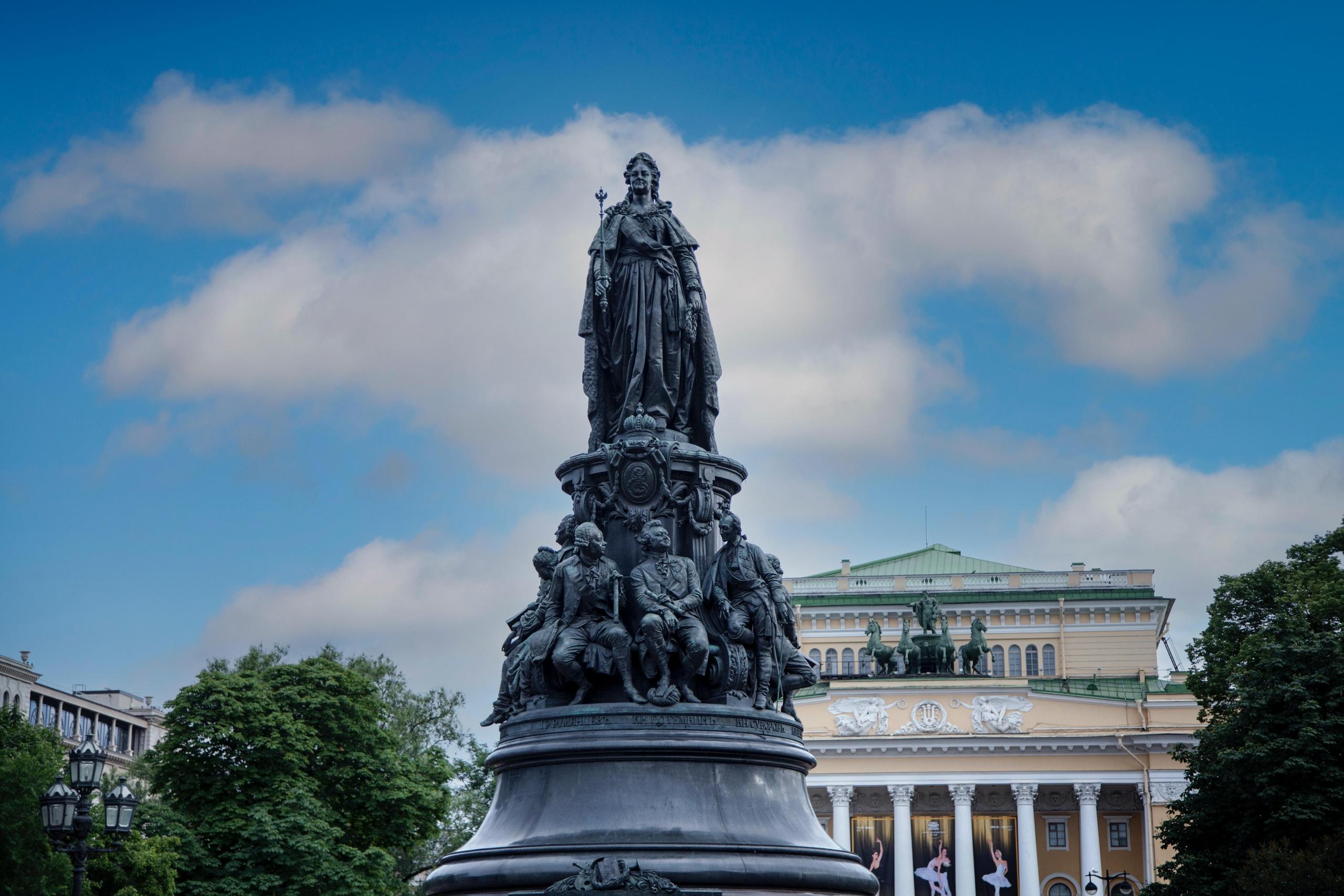 Statue av Katarina den store.