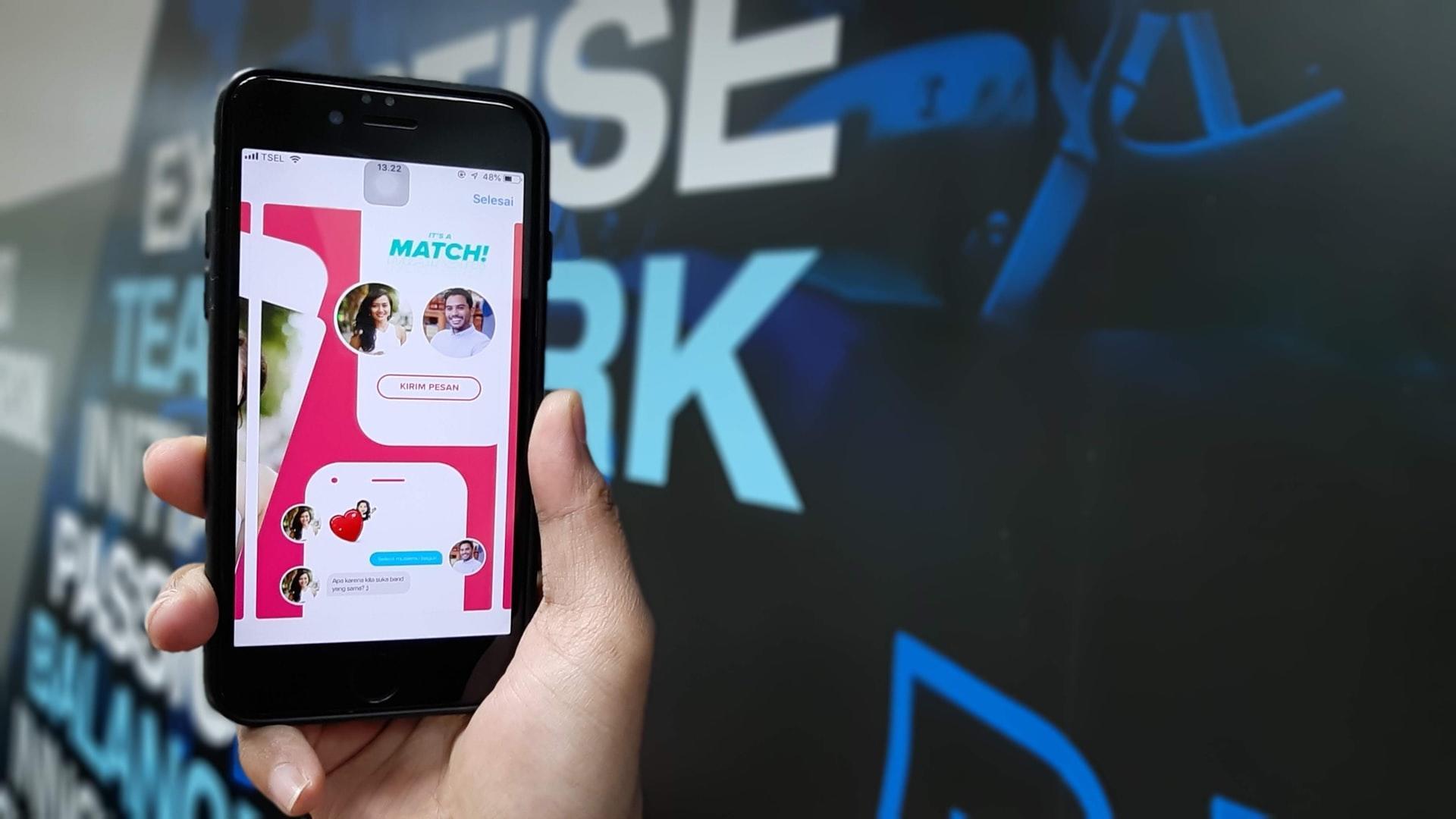 Tinder-app på mobilen