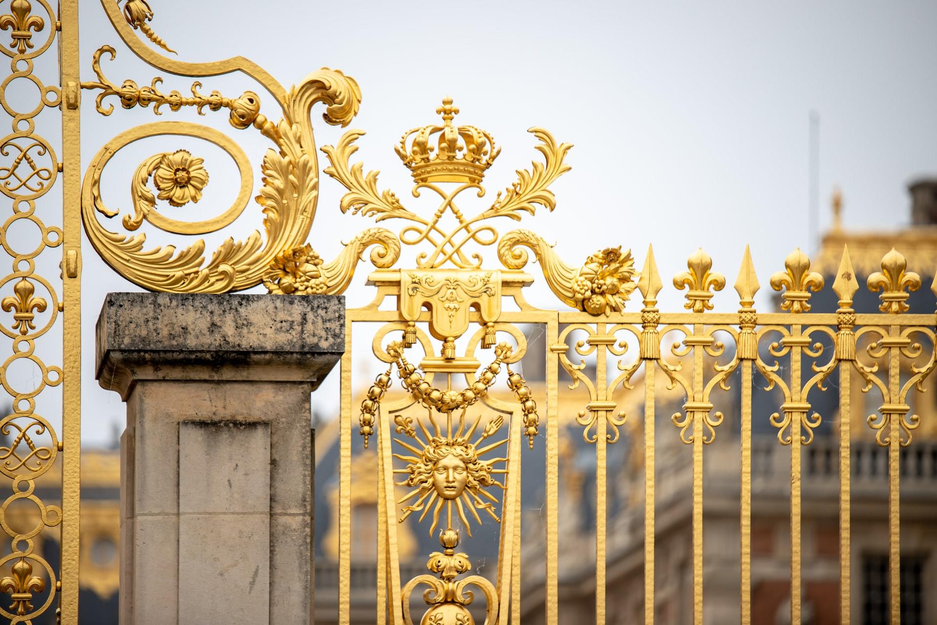 Port av gull i Versailles