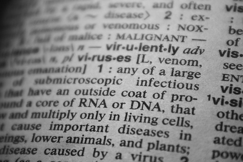 Engelsk ordbok med ord som RNA og DNA