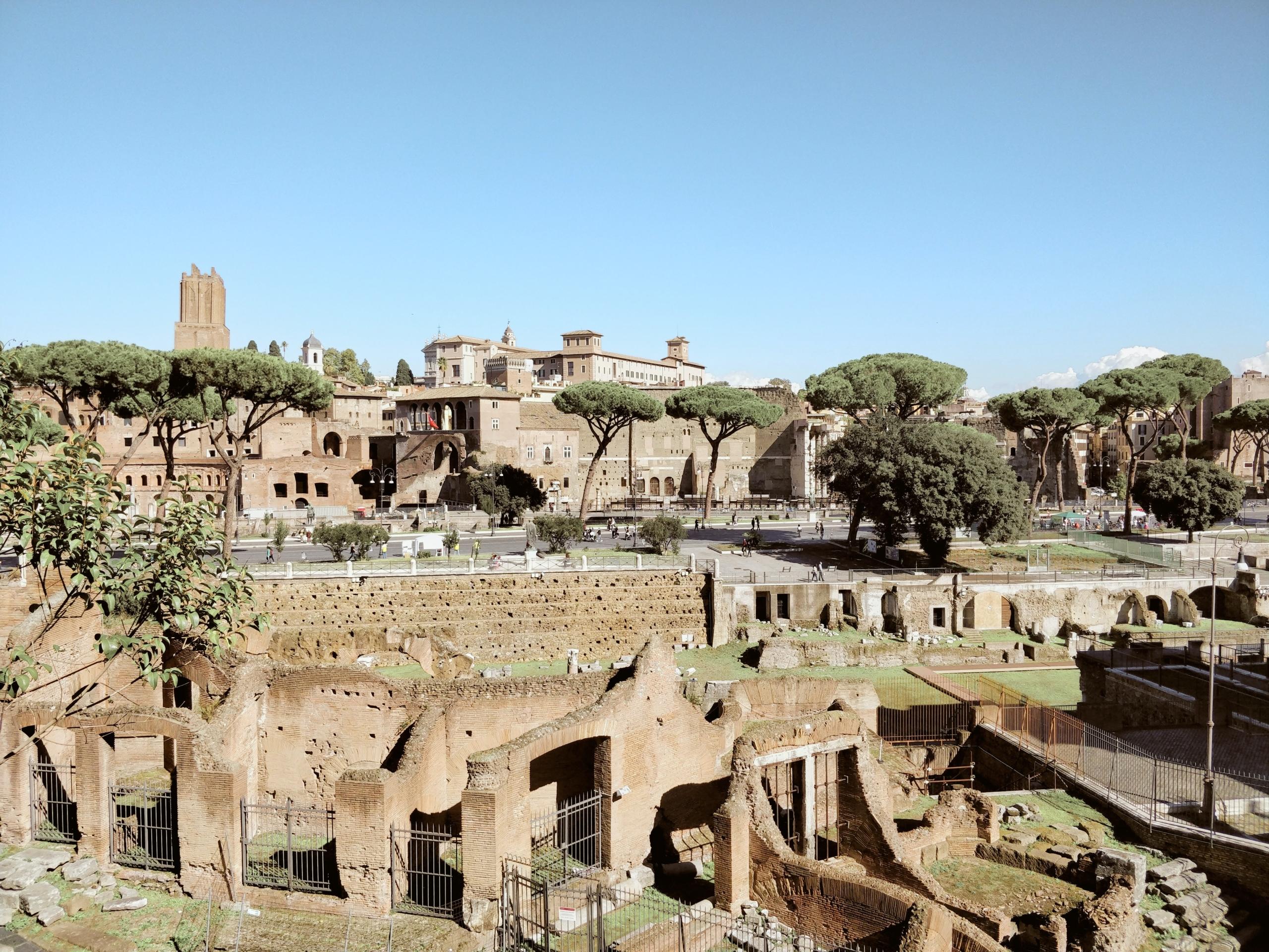 forum romanum i roma, turistmål i sommersol