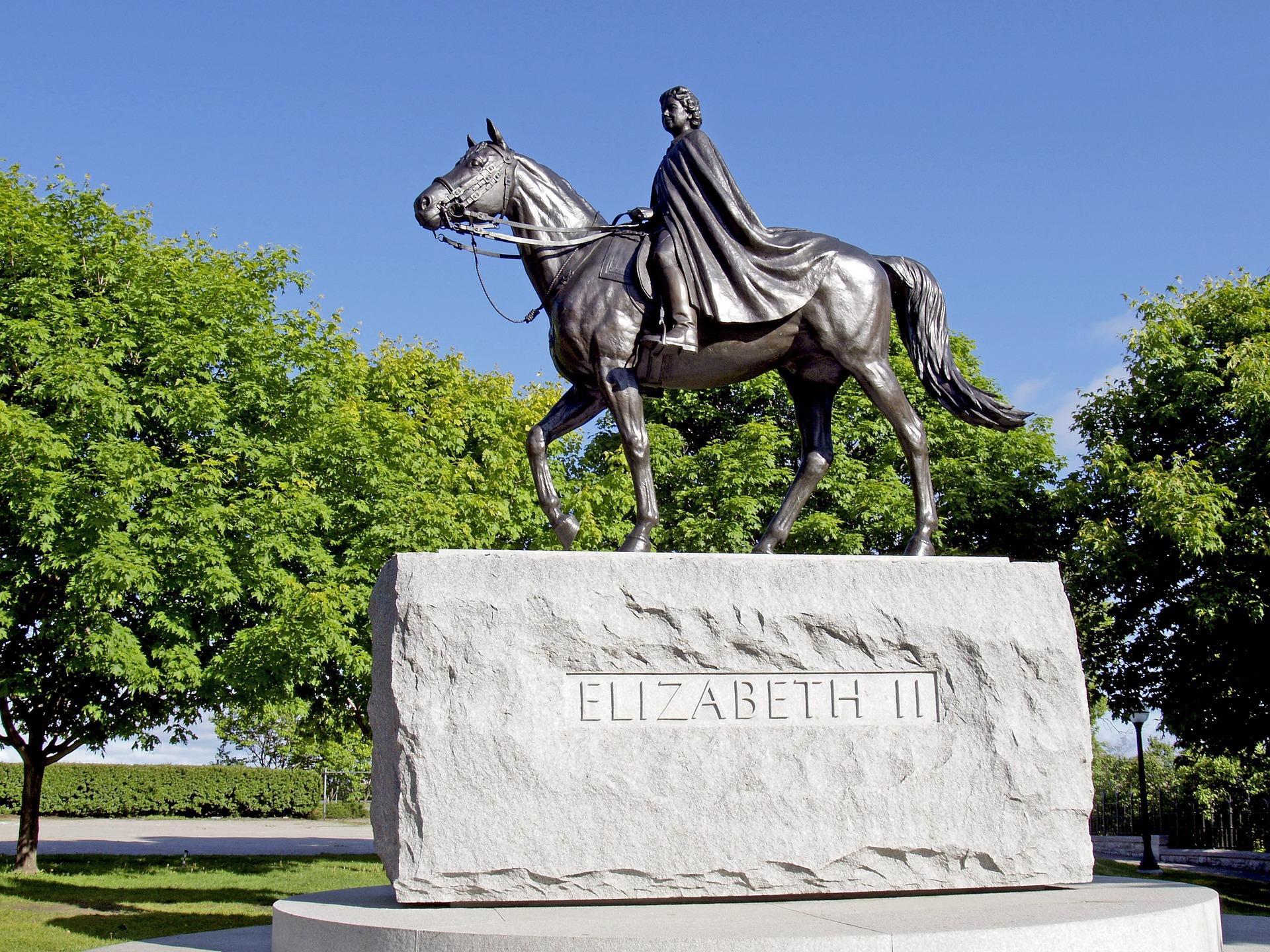 Statue av dronning Elizabeth II