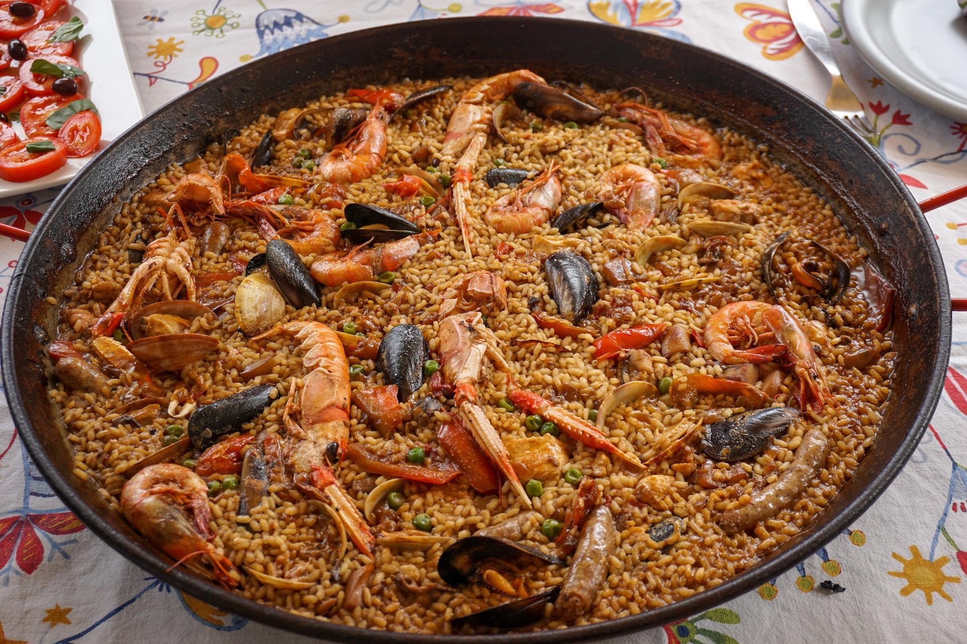 Paella i jernpanne.