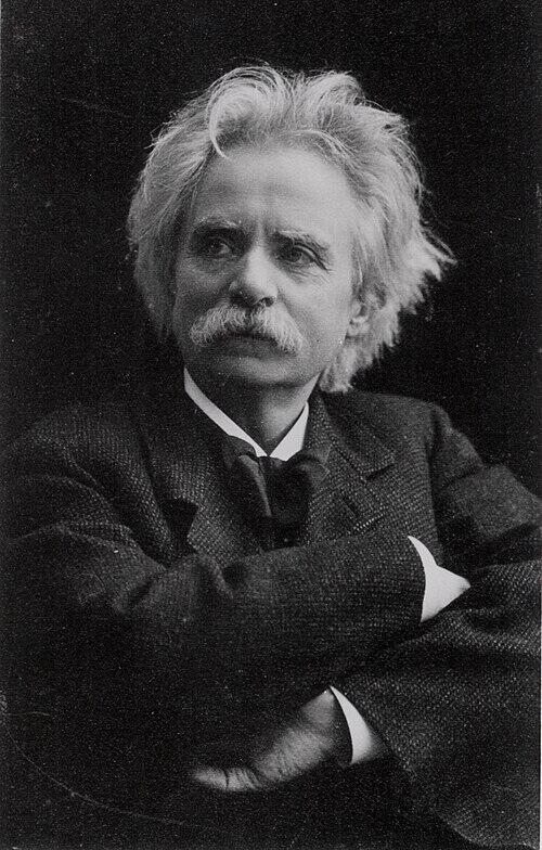 Svart-hvitt-portrett av komponisten og pianisten Edvard Grieg