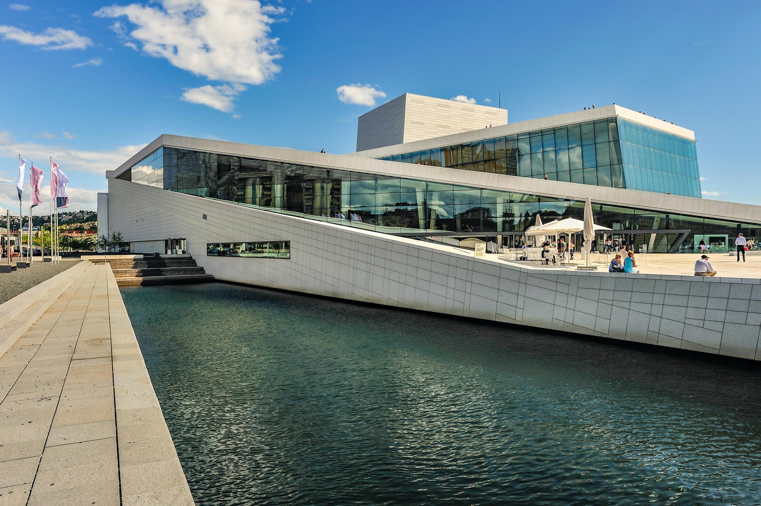 Oslo operahus på kysten i Norge