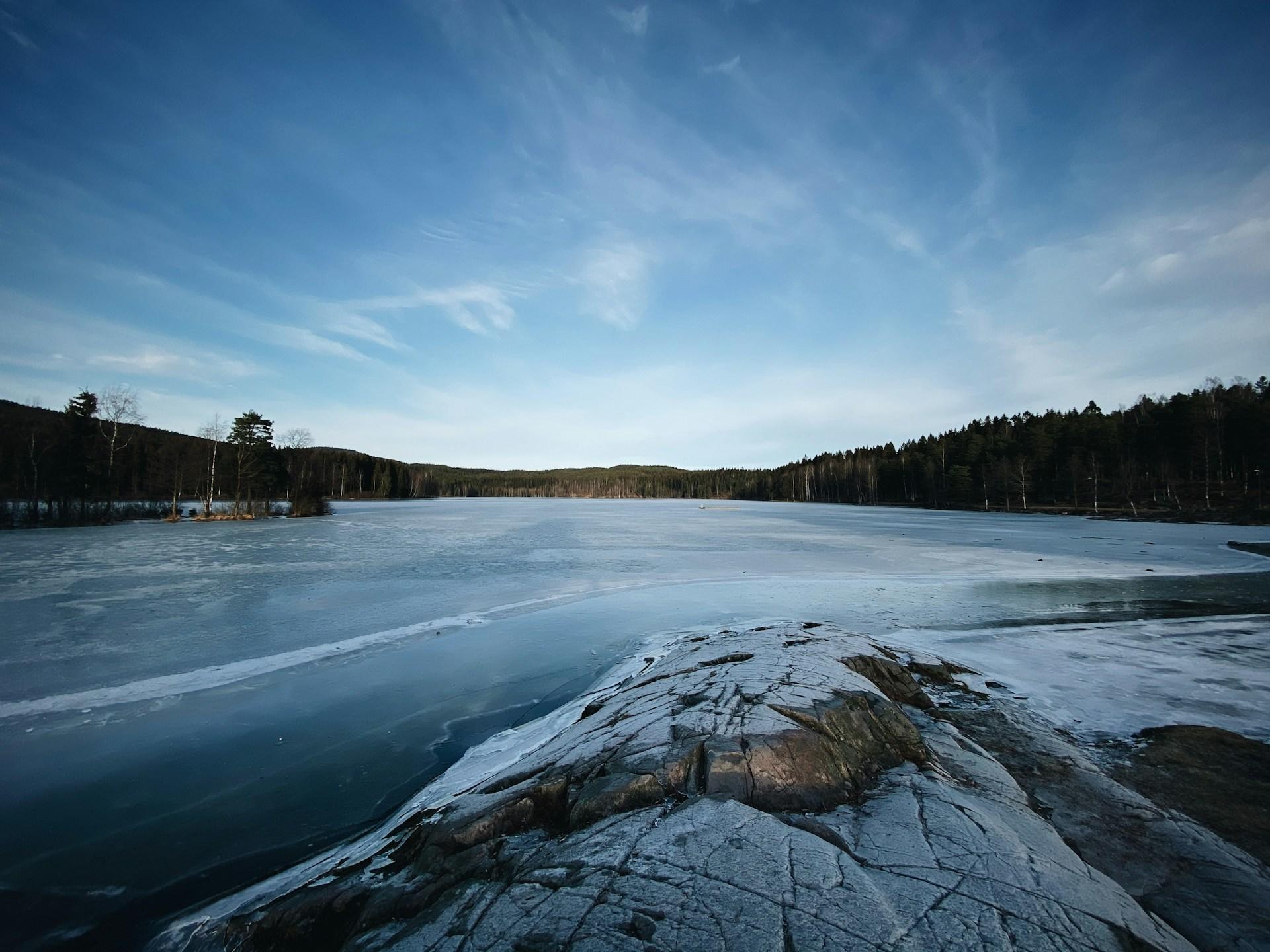 Sognsvann på en kald dag med frost.
