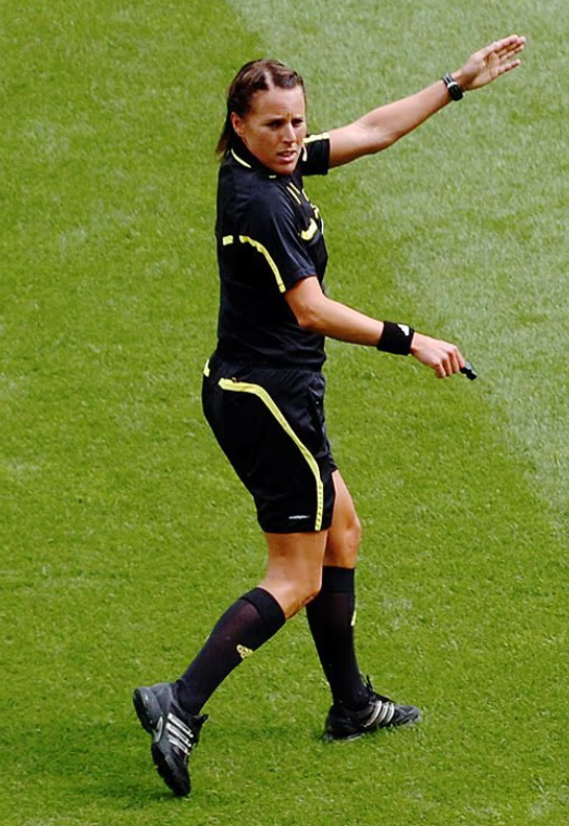 Christina norsk kvinnelig fotballdommer