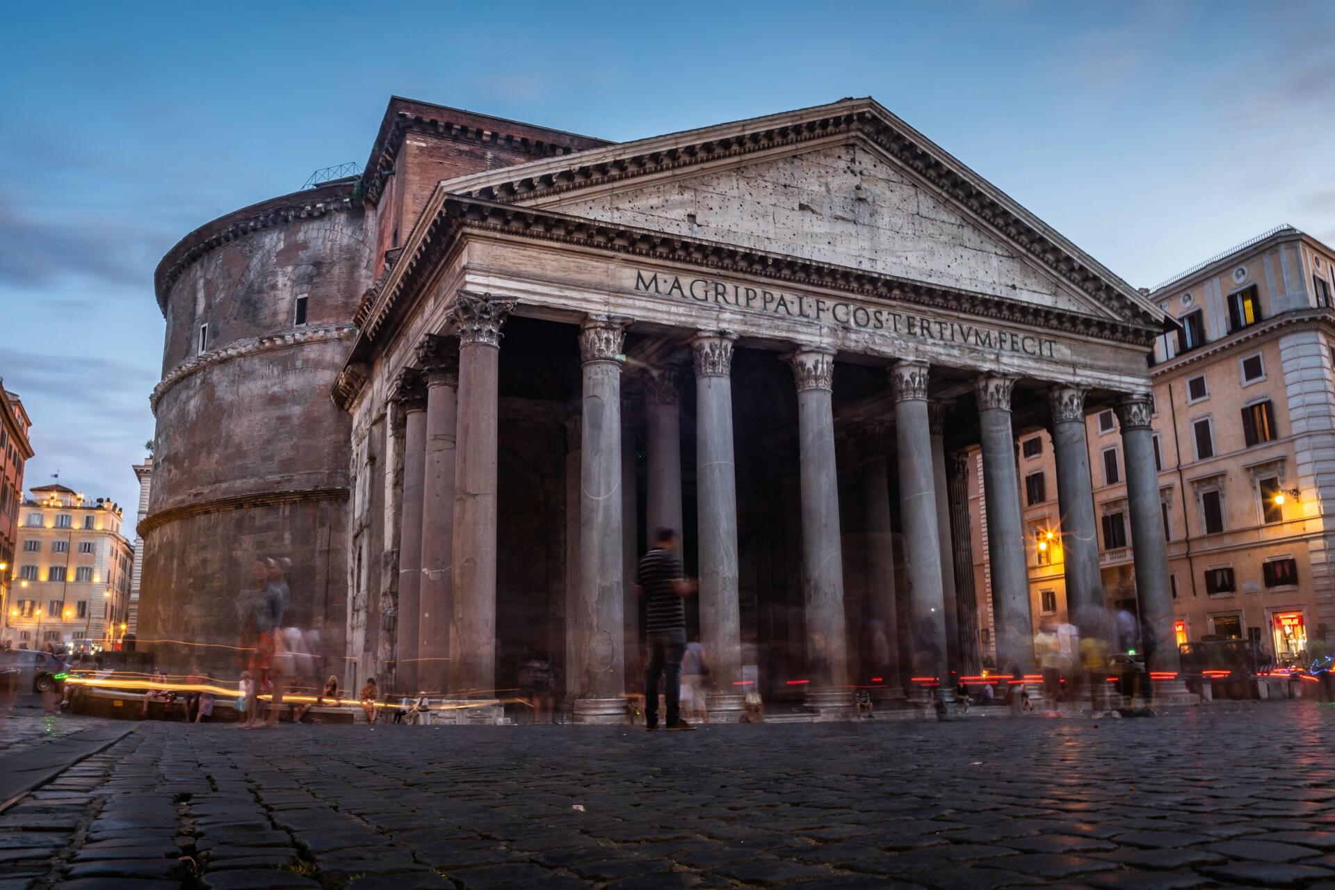 Pantheon i Roma på kvelden.