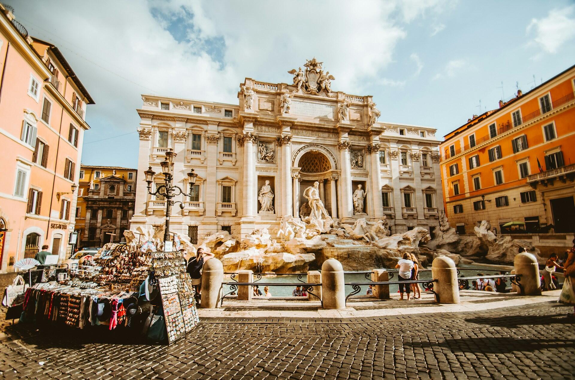 Utsmykket fontene i sentrum av Roma.
