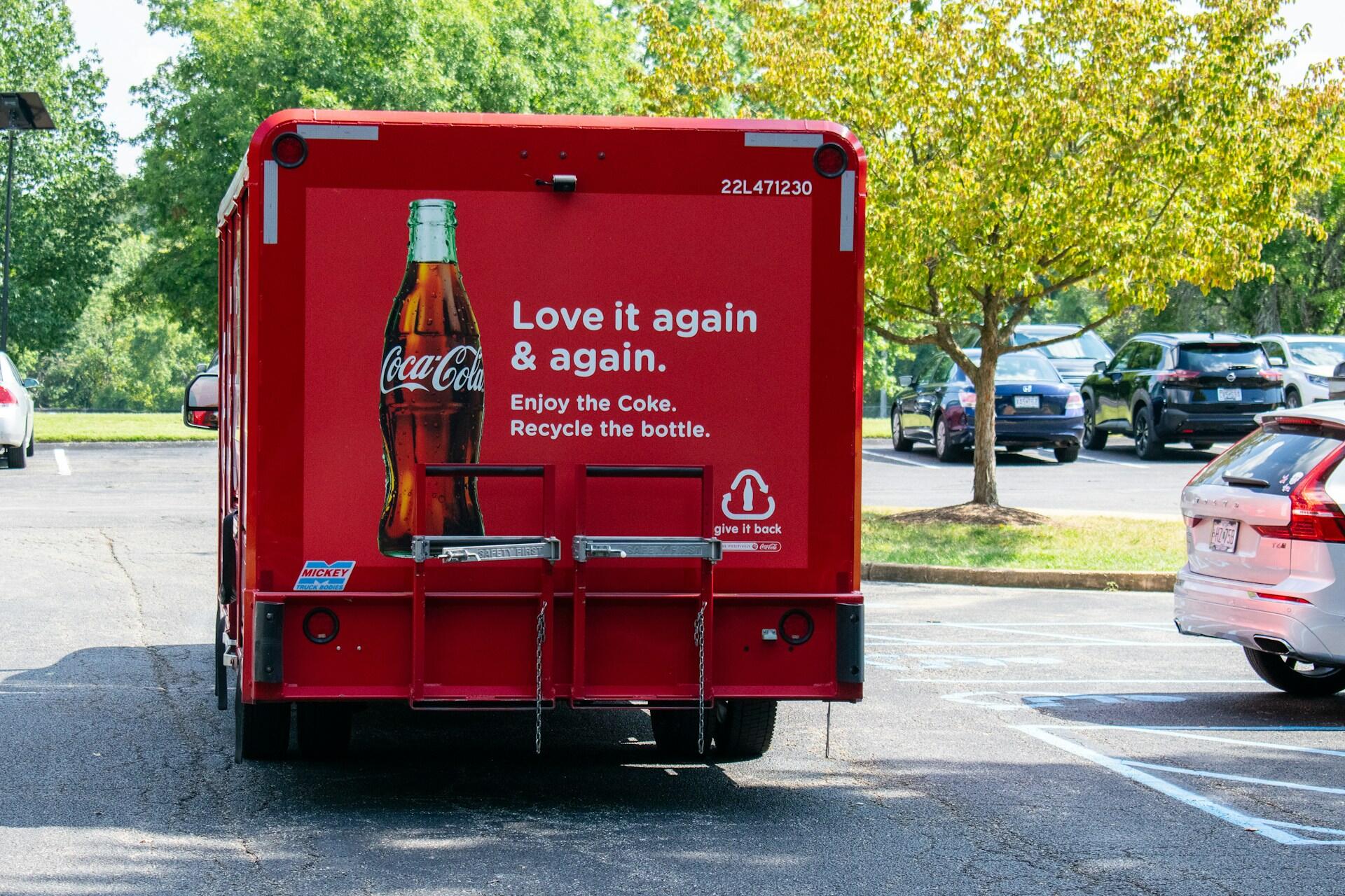 Rød bil fra Coca Cola.
