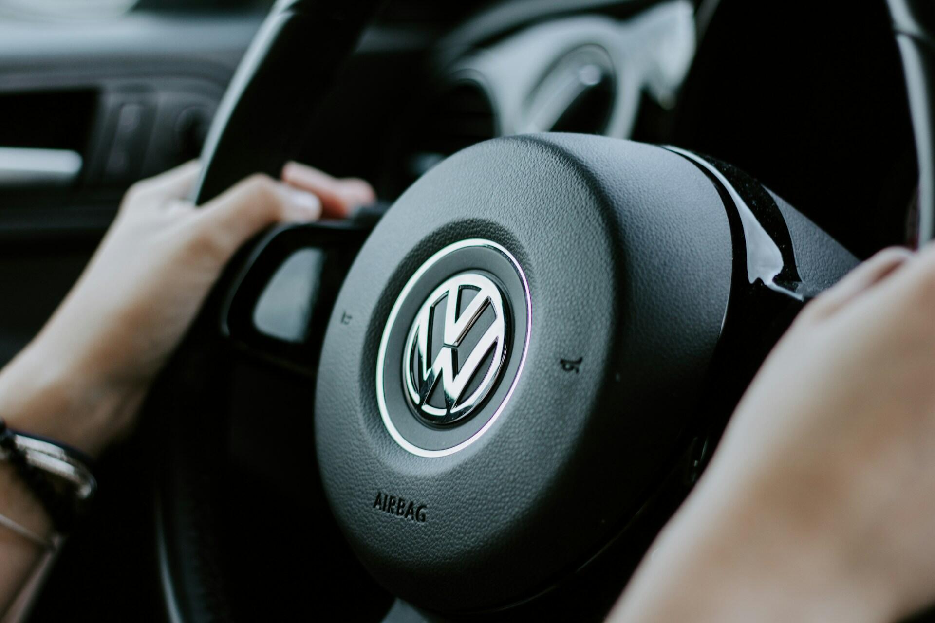 Rattet på en Volkswagen bil