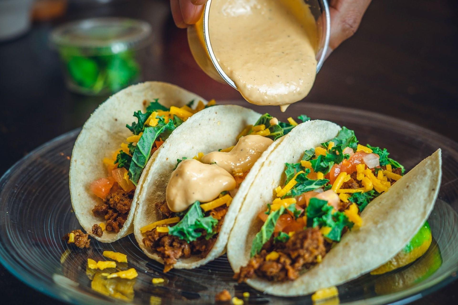 A plate of 3 tacos.