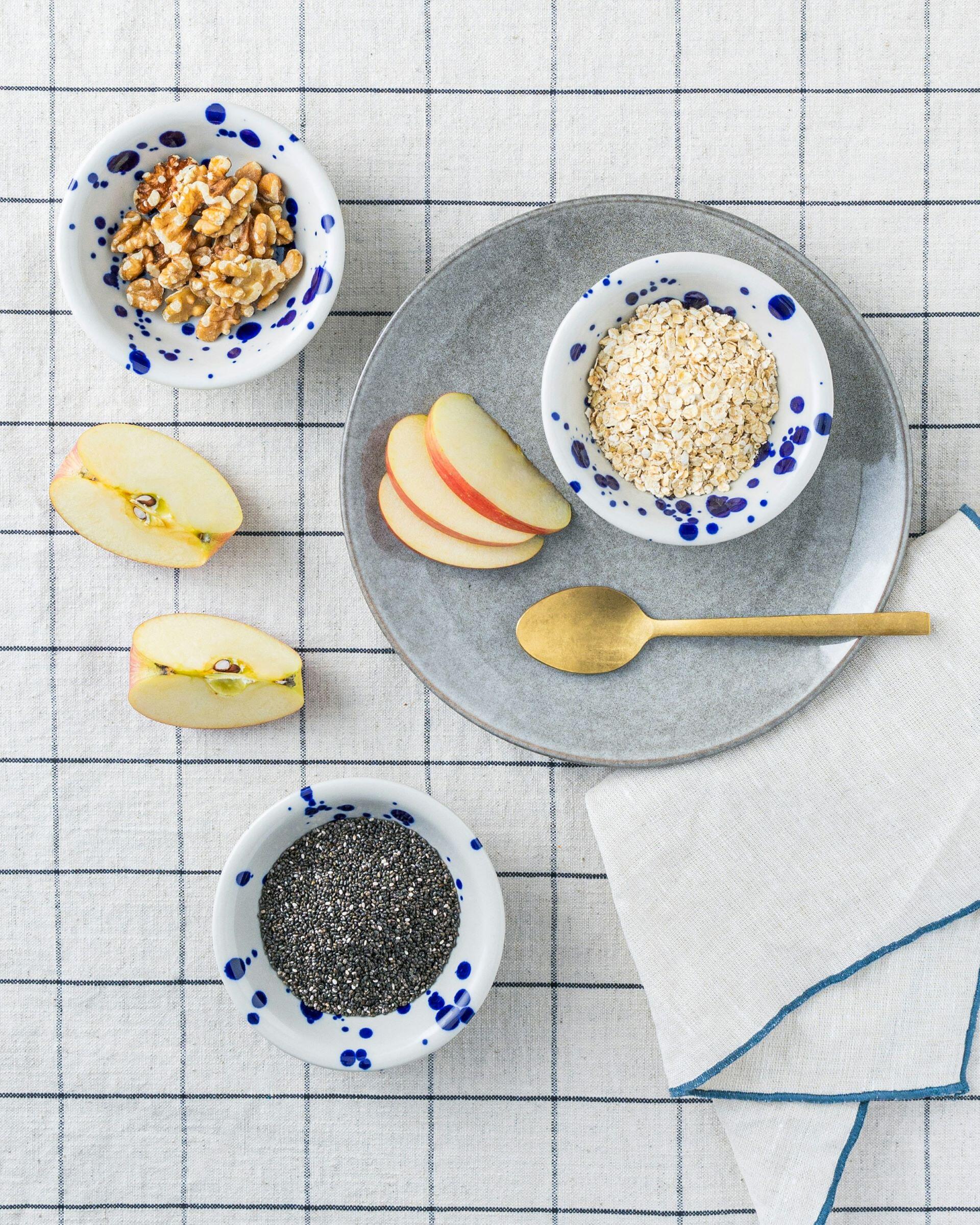 Oats with sliced apple, walnuts and chia seeds